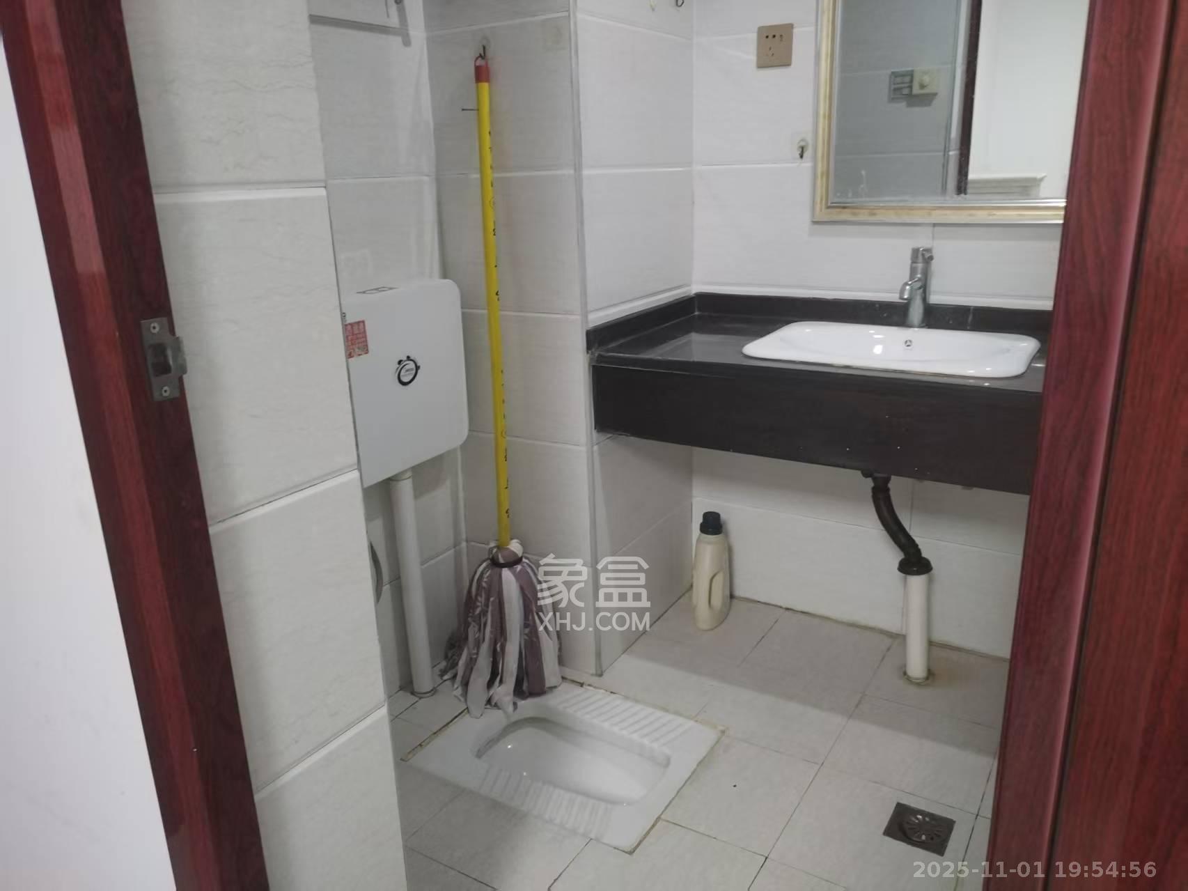 阳光锦城  2室1厅1卫    2000.0元/月 阳光锦城  2室1厅1卫    2000.0元/月室内图