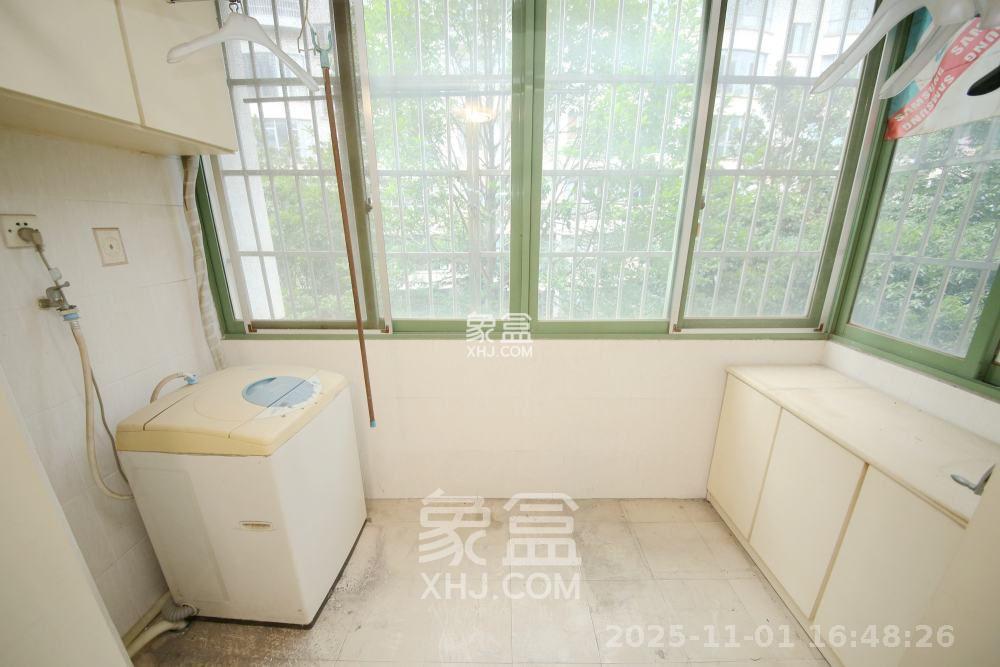 芙蓉苑  4室2厅2卫    2200.0元/月室内图