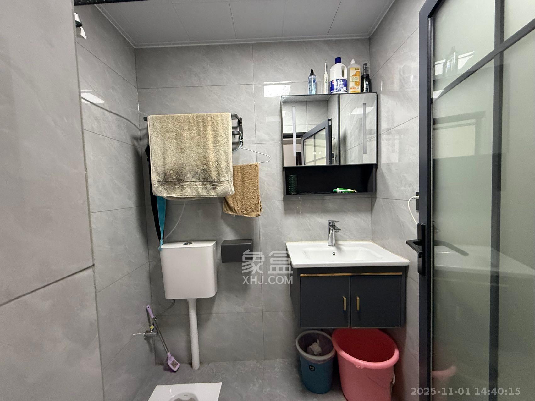 鄱阳汇金中心  1室0厅0卫    1200.0元/月室内图