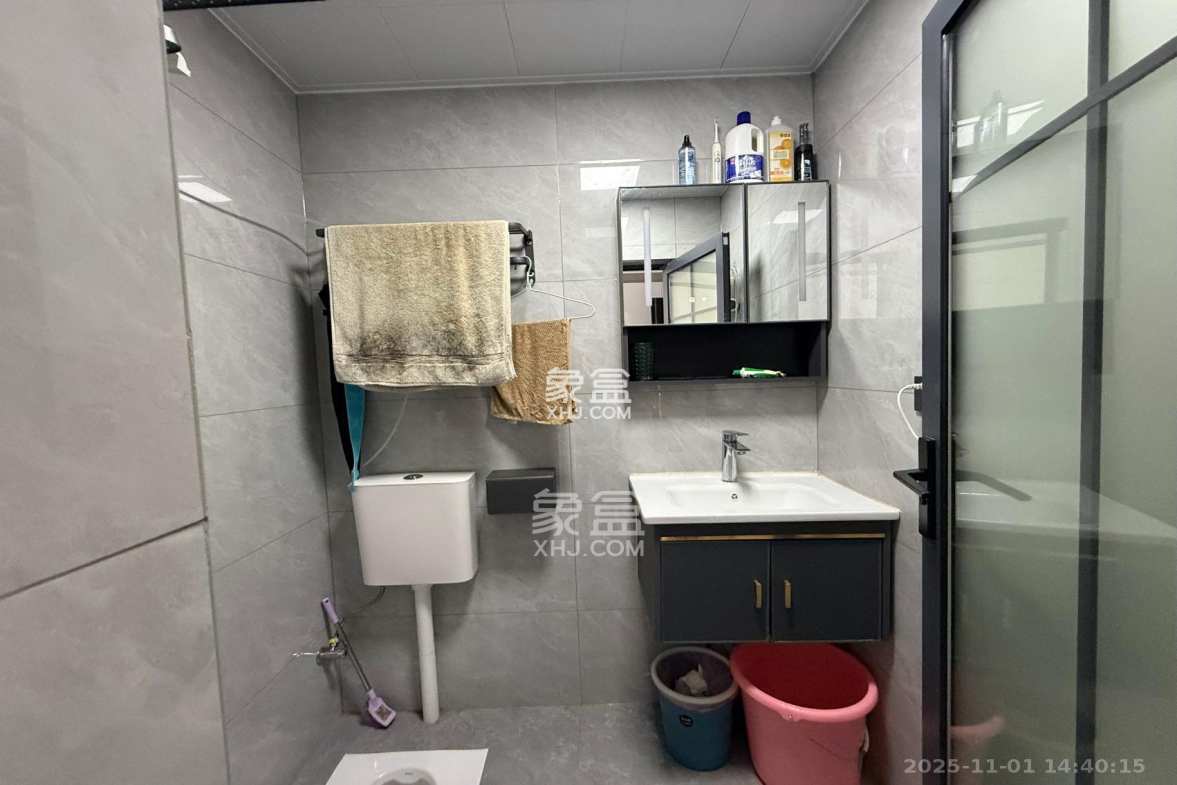 鄱阳汇金中心 1室0厅0卫 1200.0元/月 鄱阳汇金中心 1室0厅0卫 1200.0元/月室内图