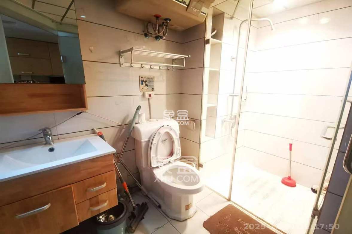 天心华庭 1室1厅1卫 1800.0元/月 天心华庭 1室1厅1卫 1800.0元/月室内图