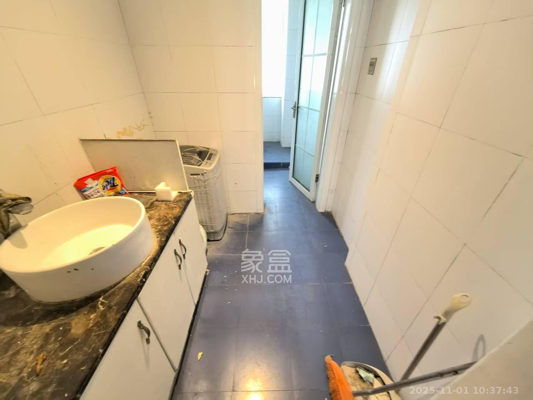 银港水晶城 5室2厅2卫 2600.0元/月 银港水晶城 5室2厅2卫 2600.0元/月室内图