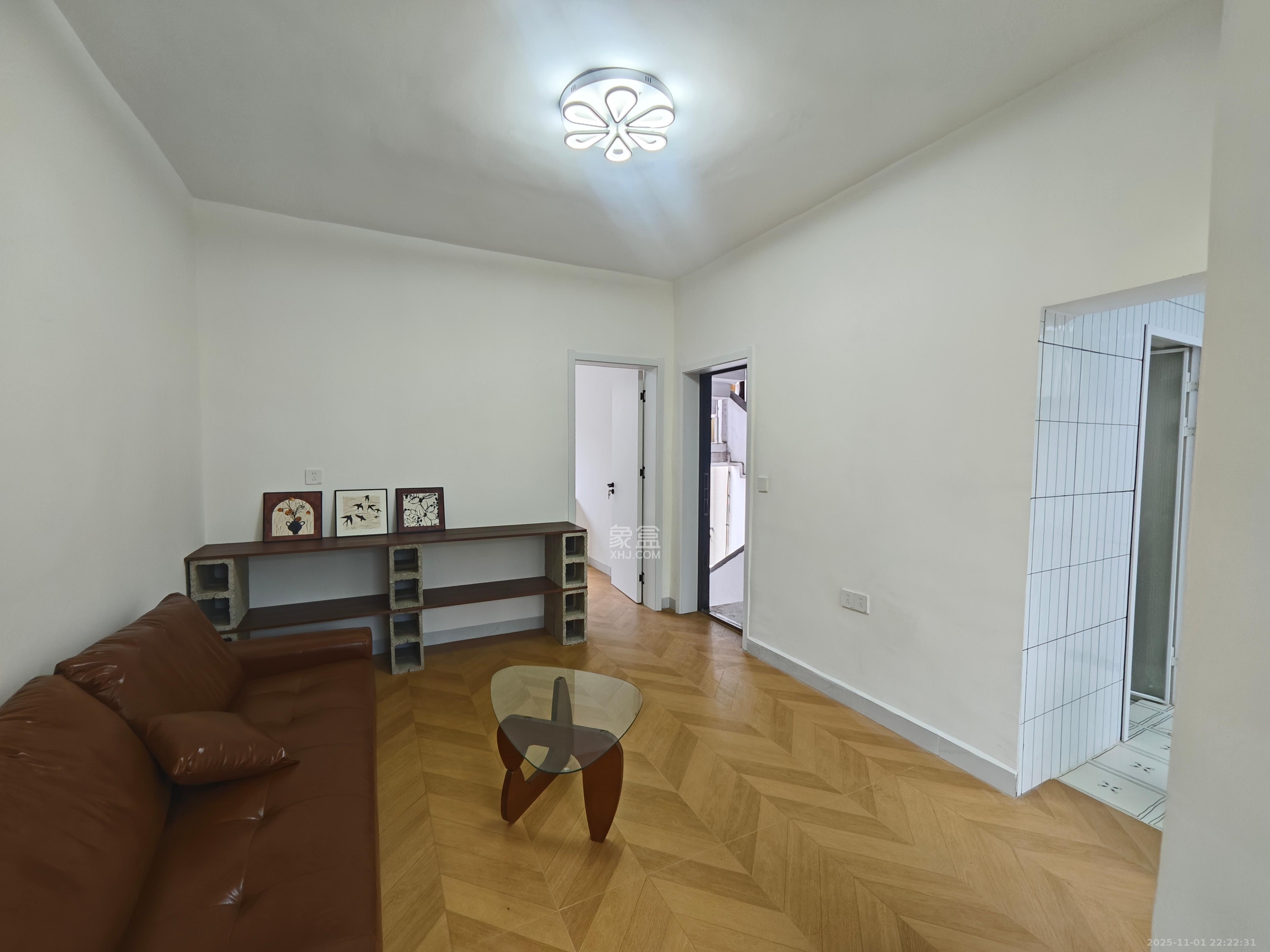 长钢社区（半边山宿舍区）  2室1厅1卫    1400.0元/月室内图