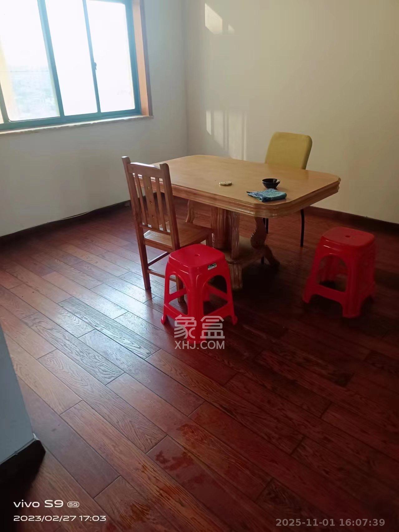 圣爵菲斯  3室2厅2卫    2200.0元/月室内图