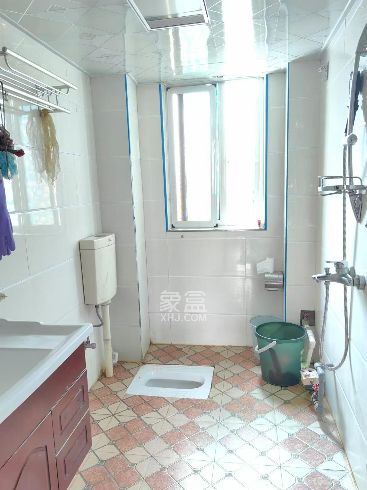 麓谷锦和园  3室2厅1卫    2200.0元/月室内图