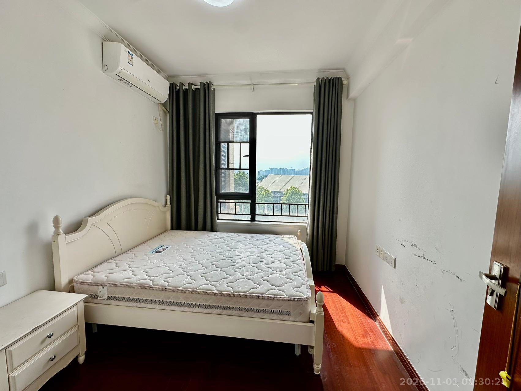 中海国际五期 3室2厅2卫 2400.0元/月 中海国际五期 3室2厅2卫 2400.0元/月室内图