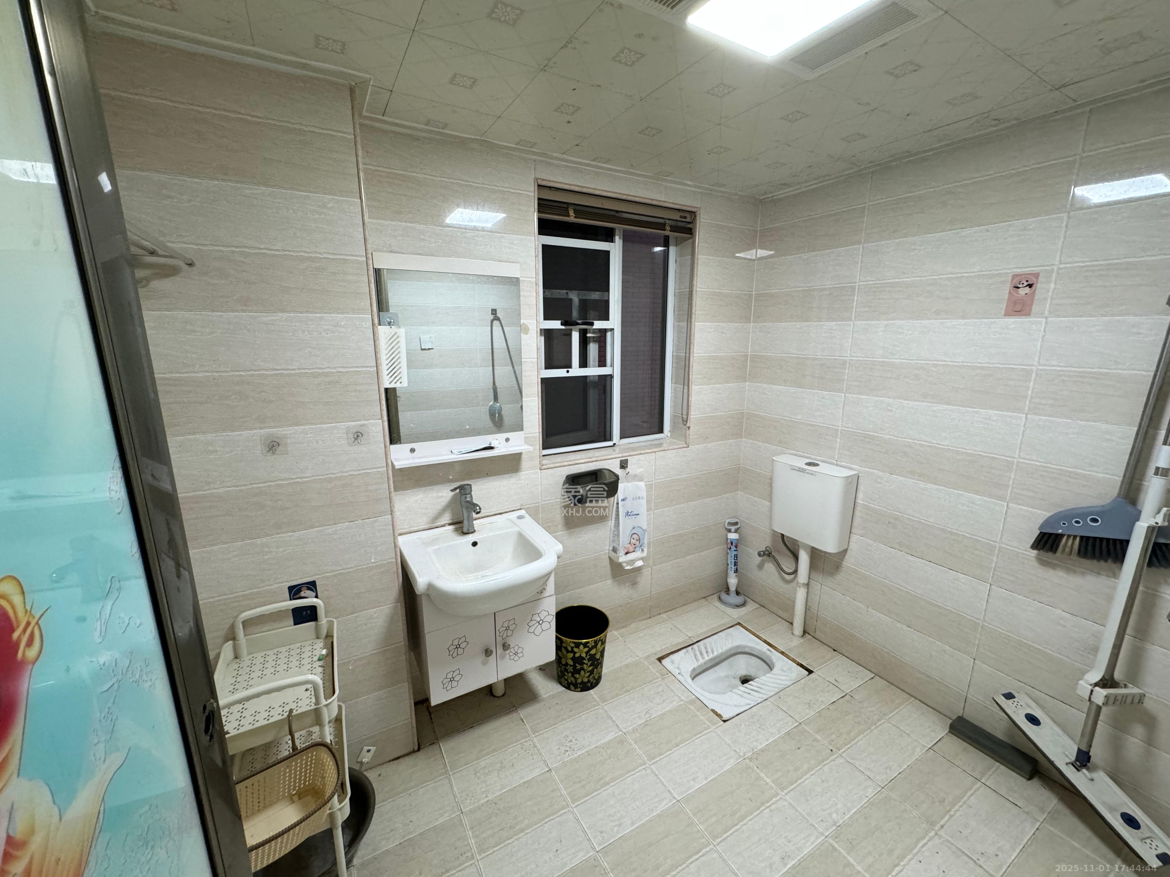 丽发新城 3室2厅2卫 2000.0元/月 丽发新城 3室2厅2卫 2000.0元/月室内图