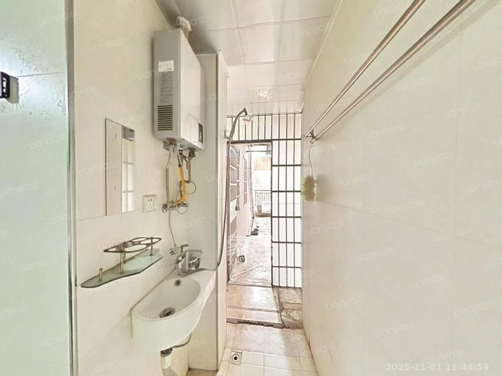 德润园  1室0厅0卫    2000.0元/月室内图