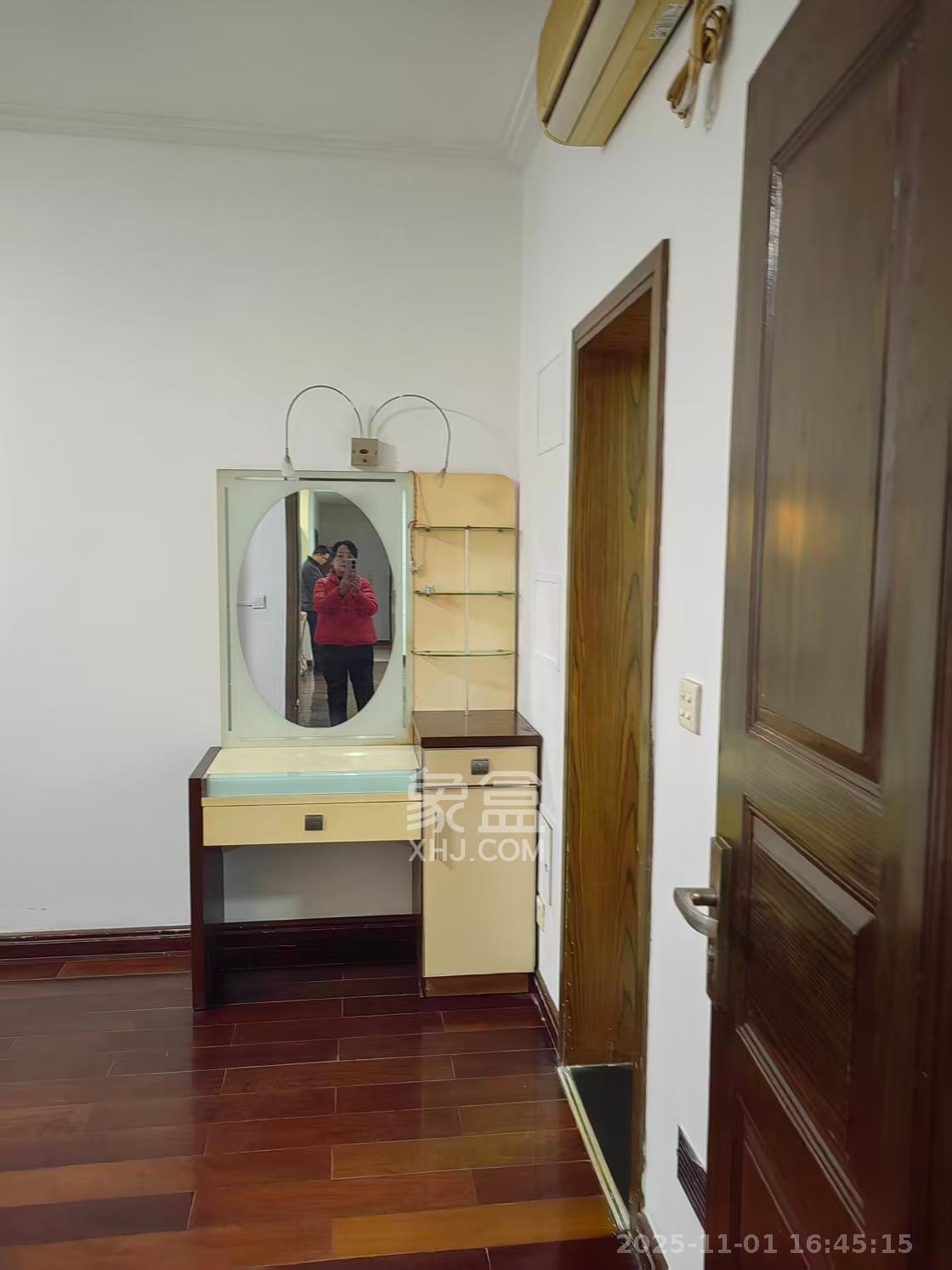 丹桂苑(国防科技大学单位房）  4室2厅2卫    3400.0元/月室内图