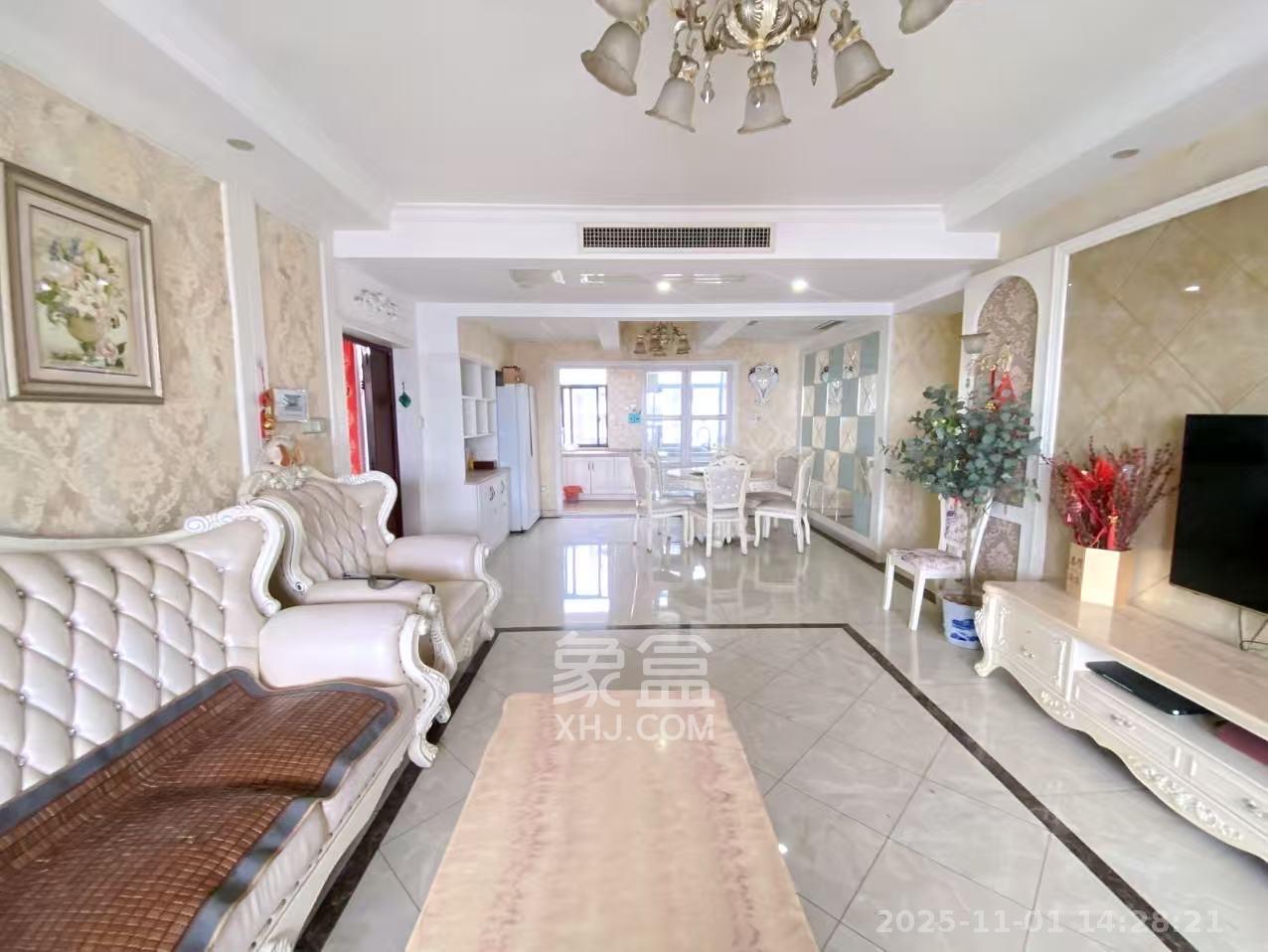 长房时代城 4室2厅2卫 4800.0元/月 长房时代城 4室2厅2卫 4800.0元/月室内图