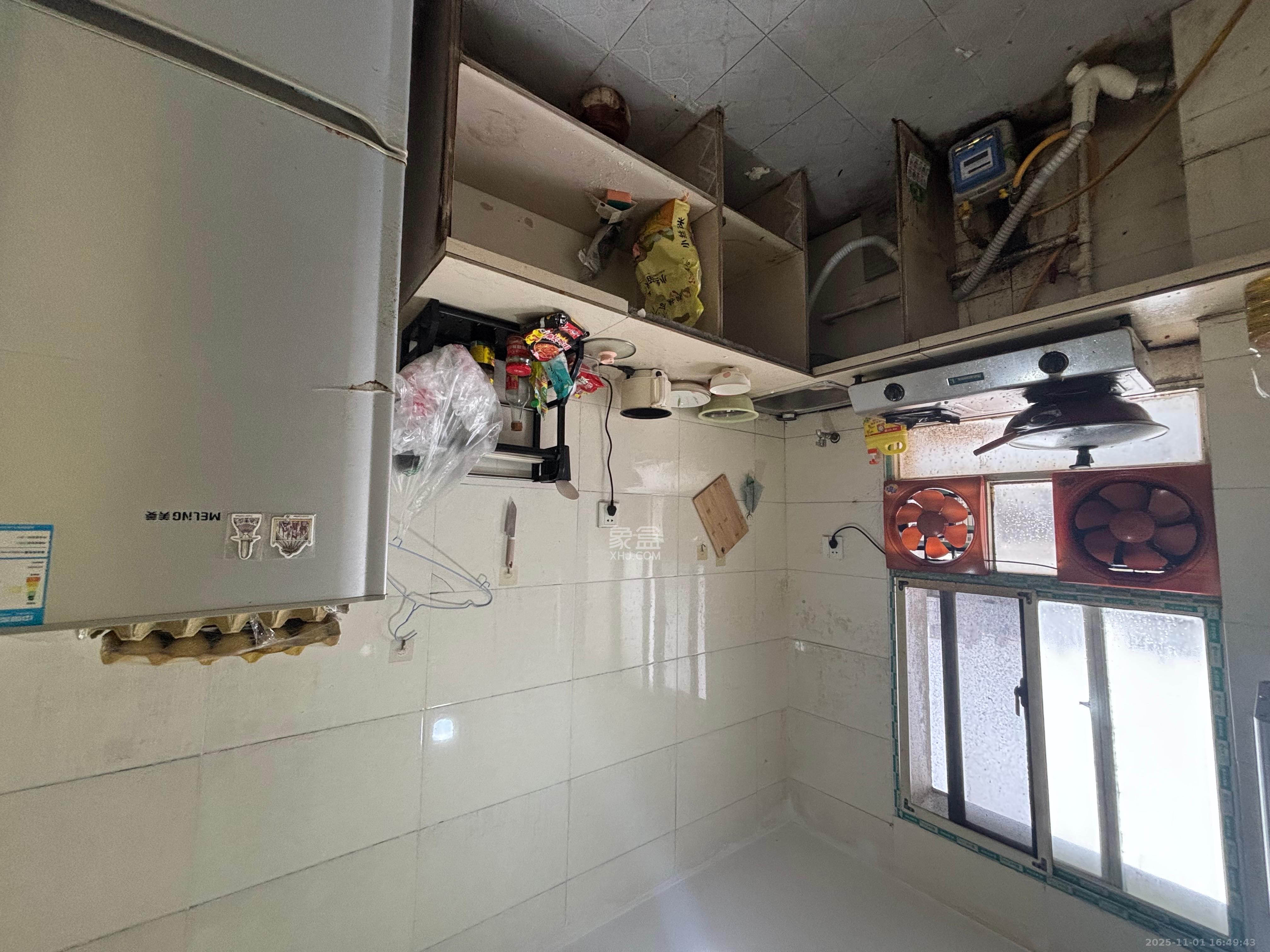 长坡社区 2室1厅1卫 1300.0元/月 长坡社区 2室1厅1卫 1300.0元/月室内图