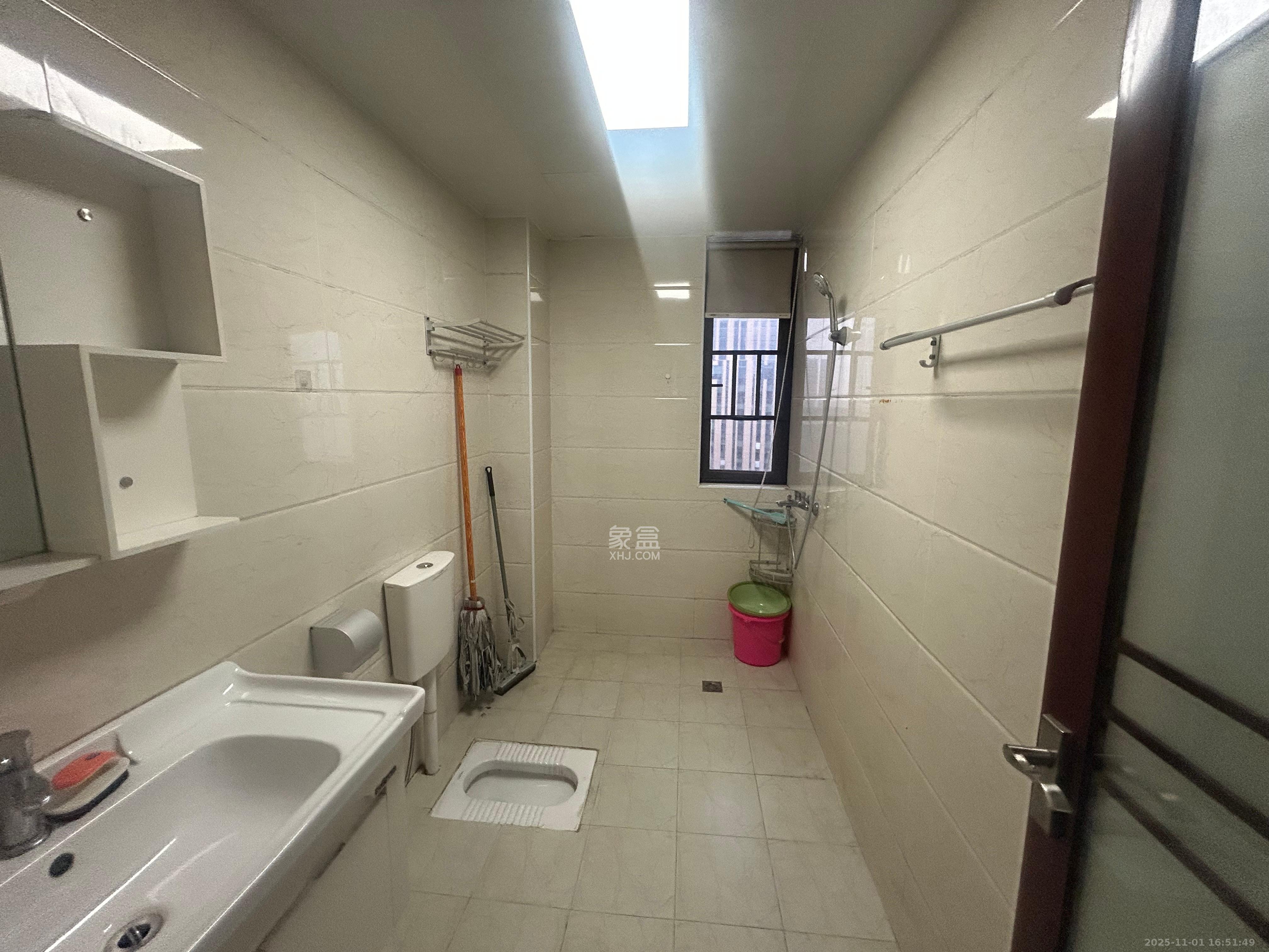 南山雍江汇（滨江国际新城）  4室2厅2卫    3800.0元/月室内图