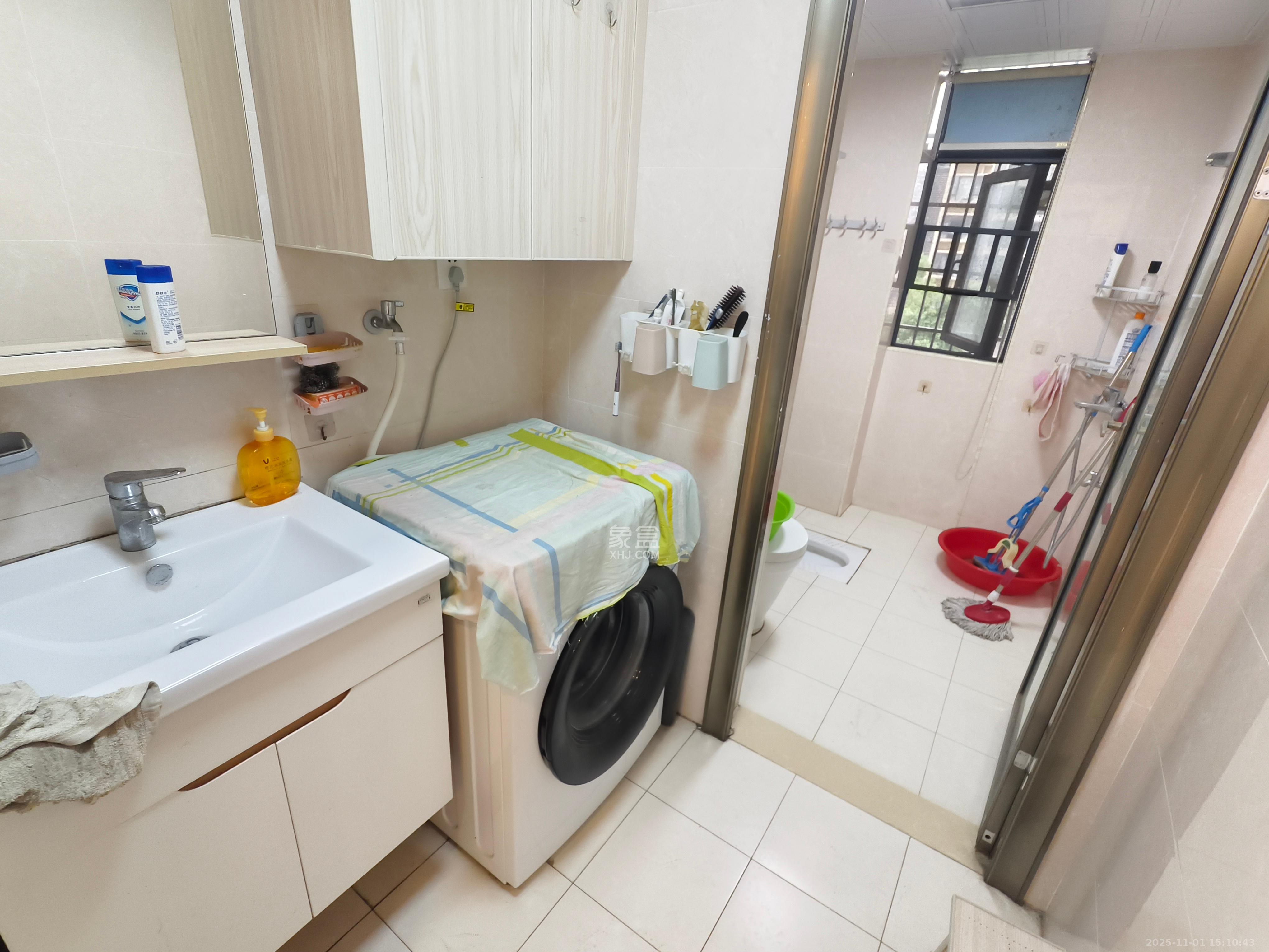 蓝山郡  4室2厅2卫    3500.0元/月 蓝山郡  4室2厅2卫    3500.0元/月室内图