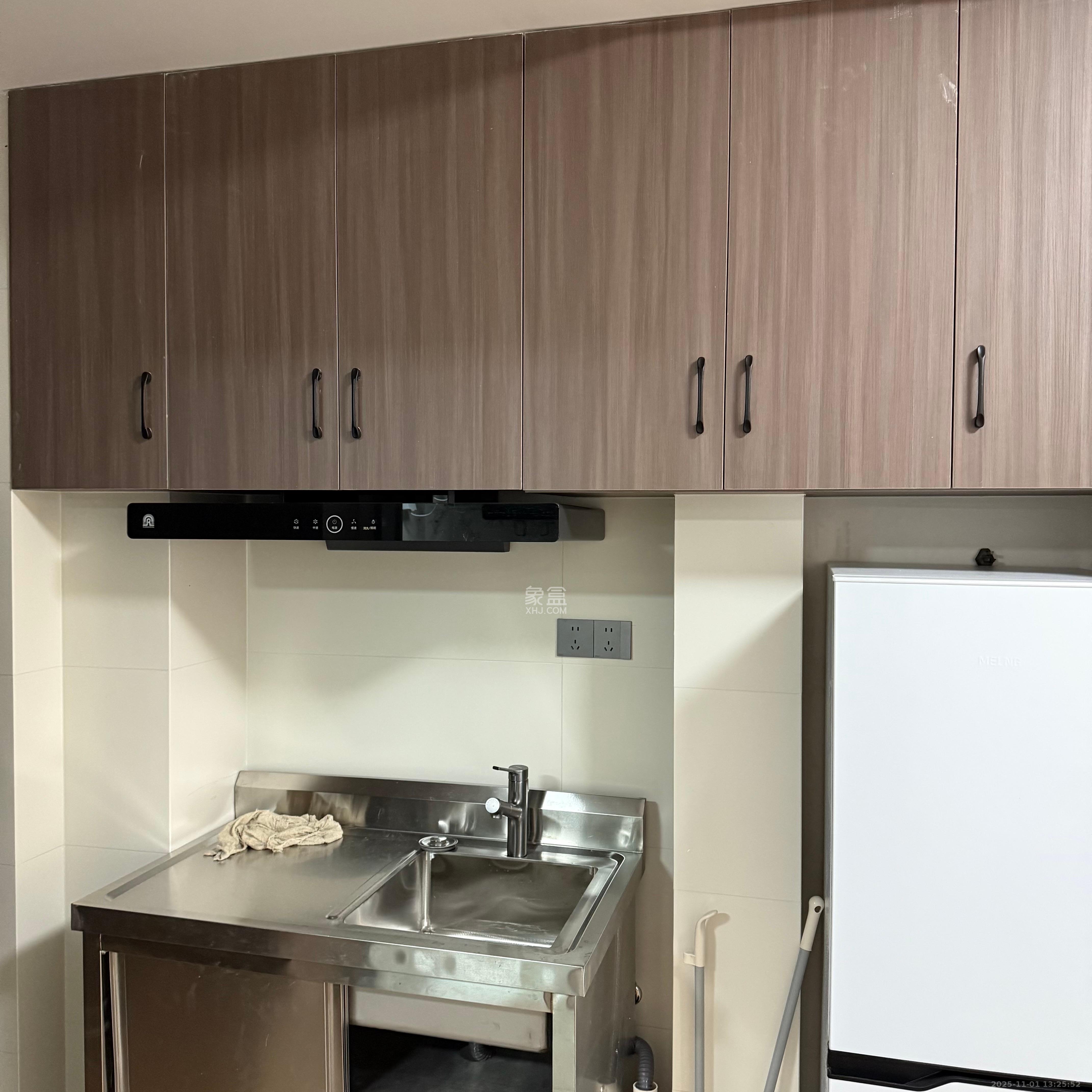 莲馨苑  1室1厅1卫    1400.0元/月室内图