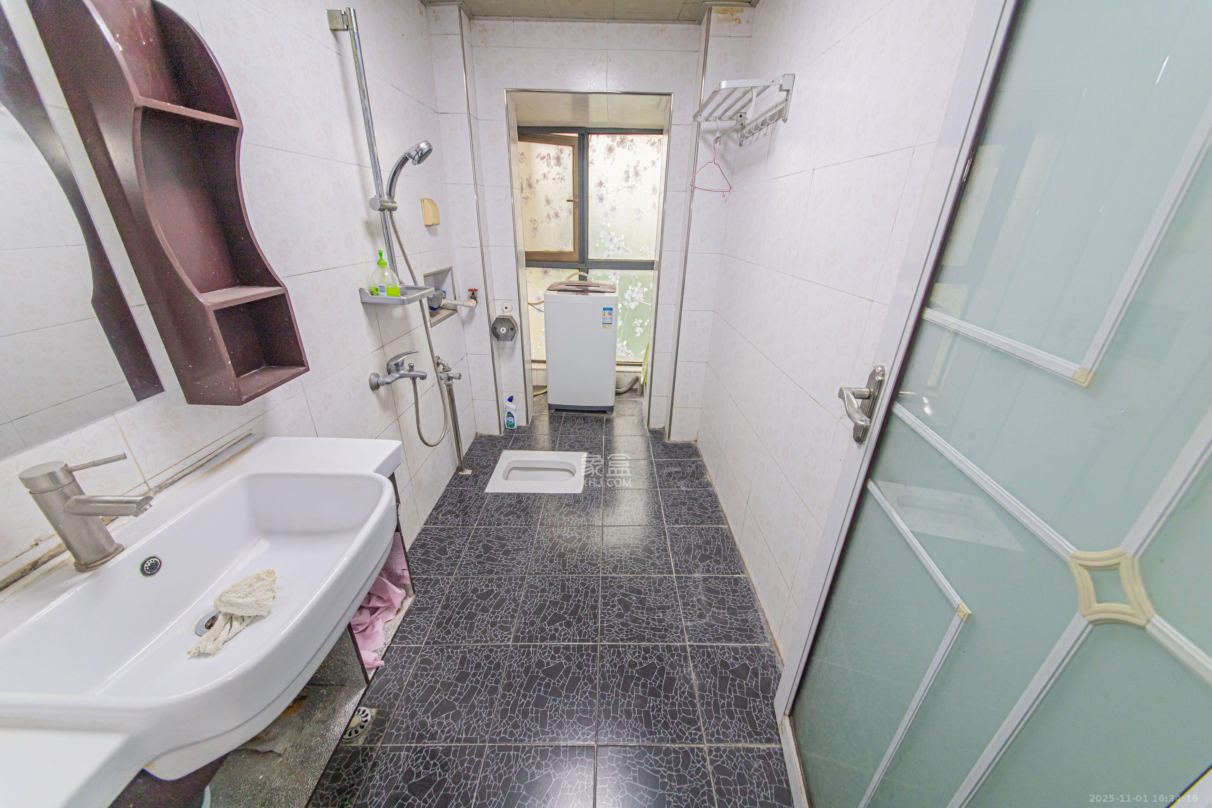 长盛岚庭  3室2厅1卫    2300.0元/月室内图