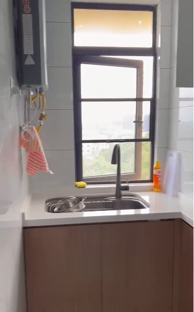 世茂璀璨时代  2室2厅1卫    1800.0元/月室内图