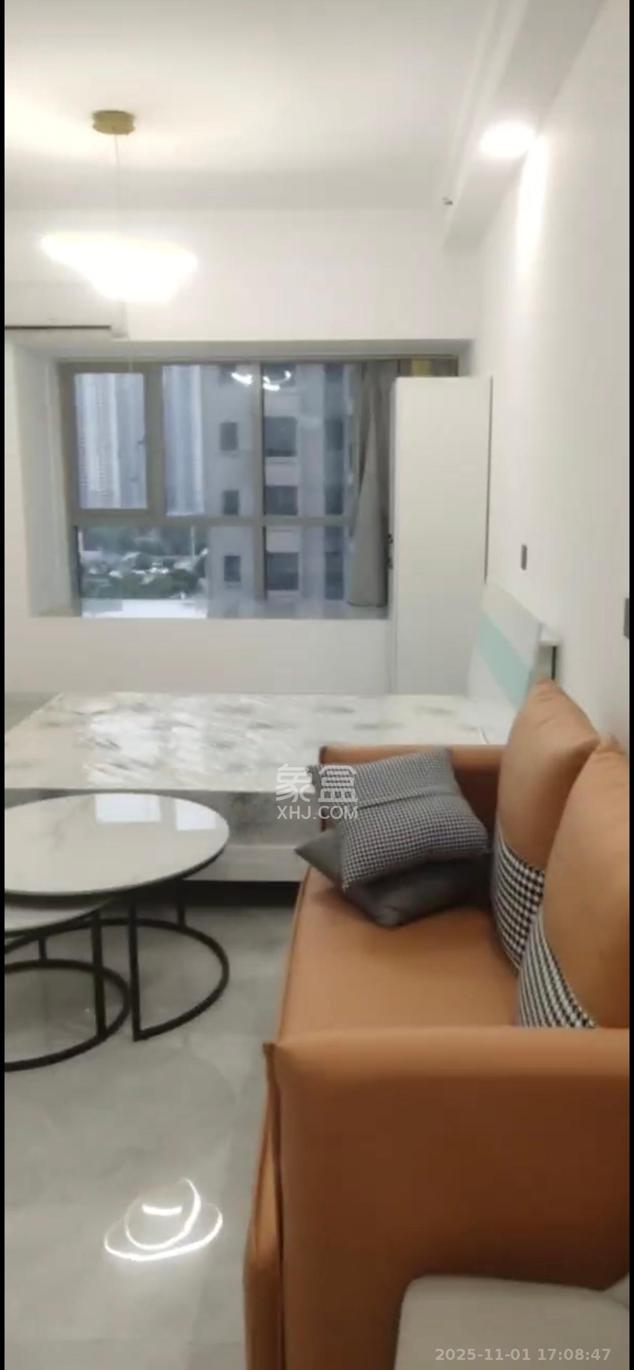 长房东旭国际  1室1厅1卫    1300.0元/月