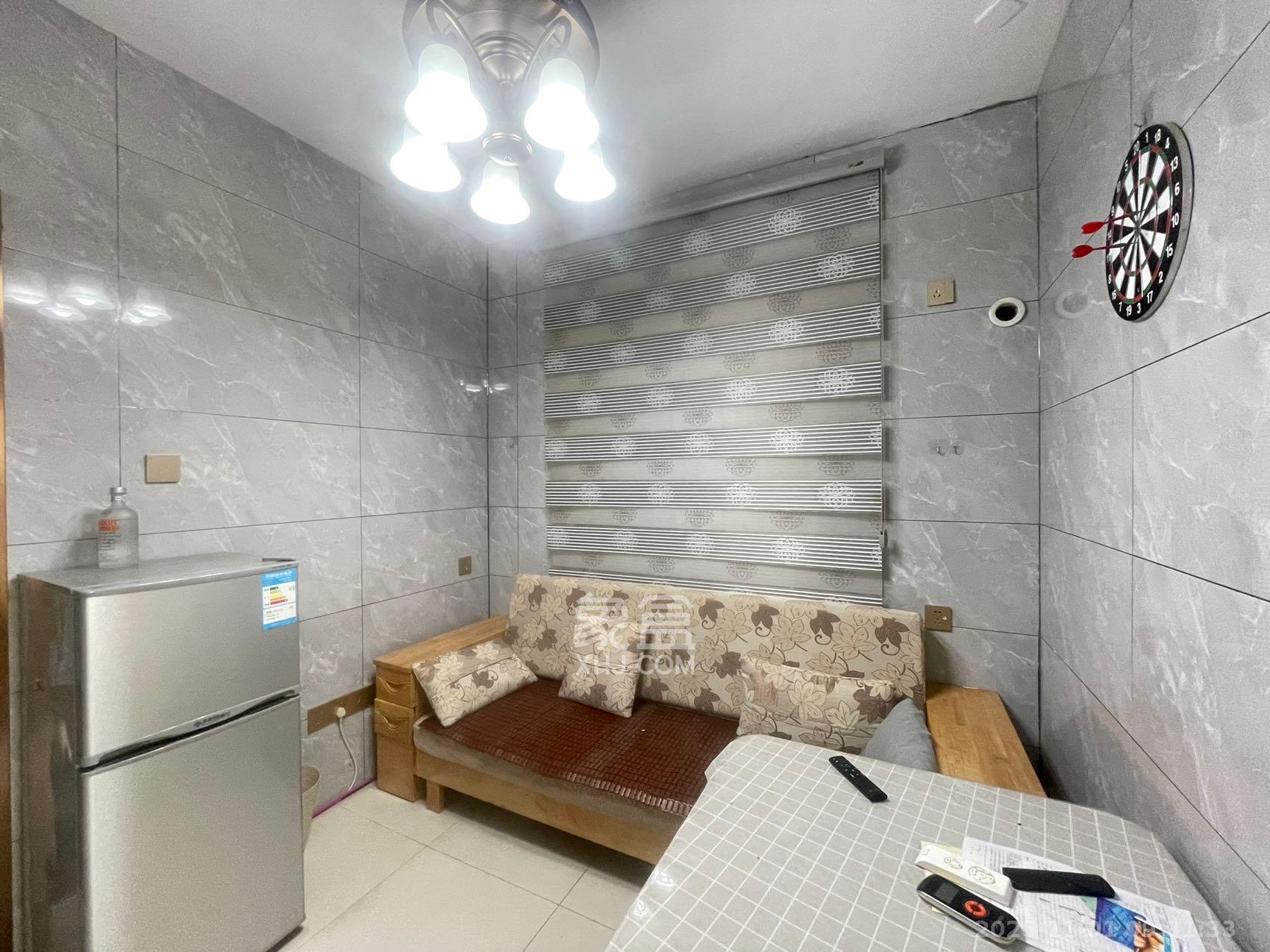 达美D6区  1室1厅1卫    2000.0元/月