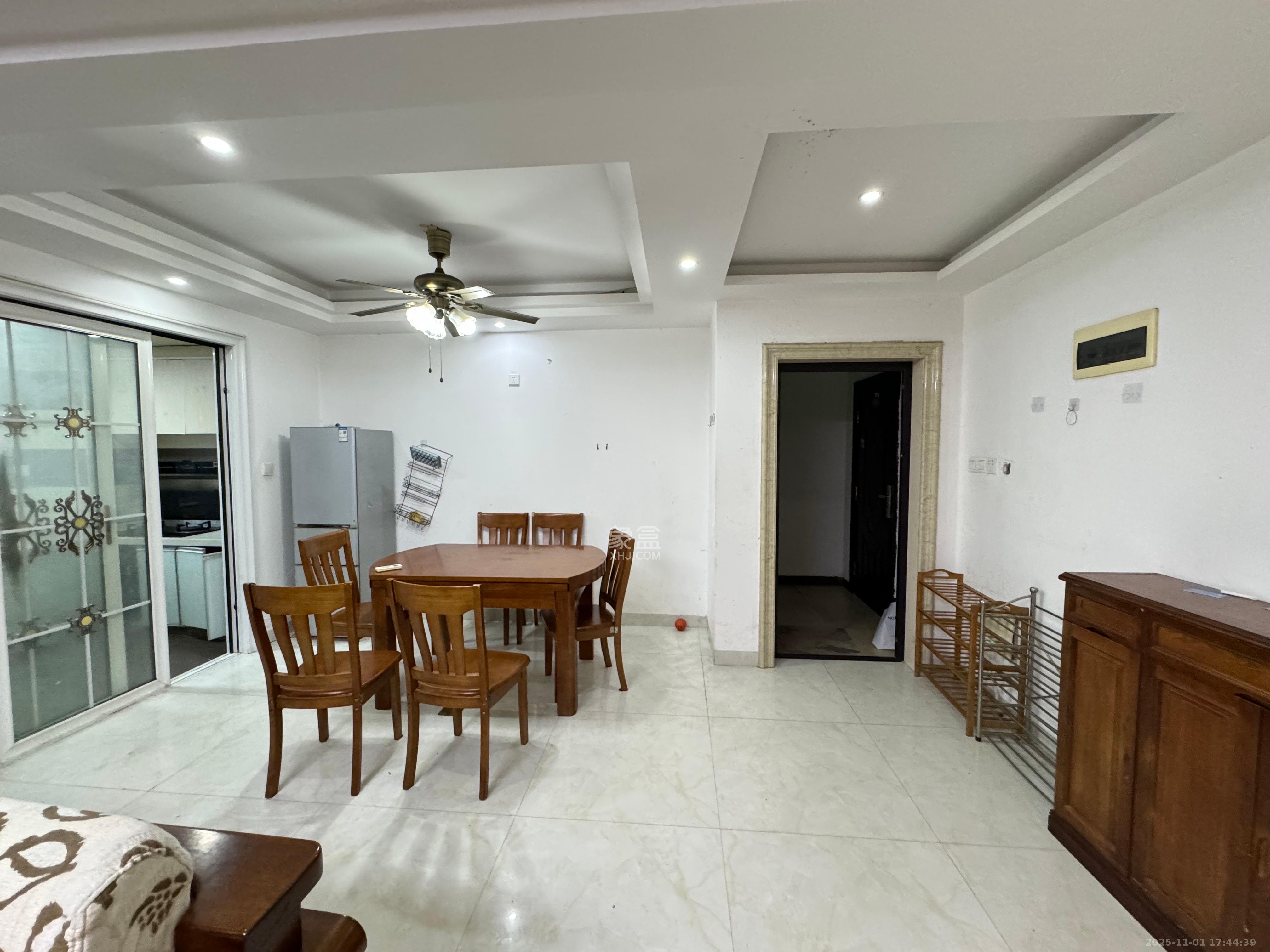 丽发新城 3室2厅2卫 2000.0元/月 丽发新城 3室2厅2卫 2000.0元/月室内图