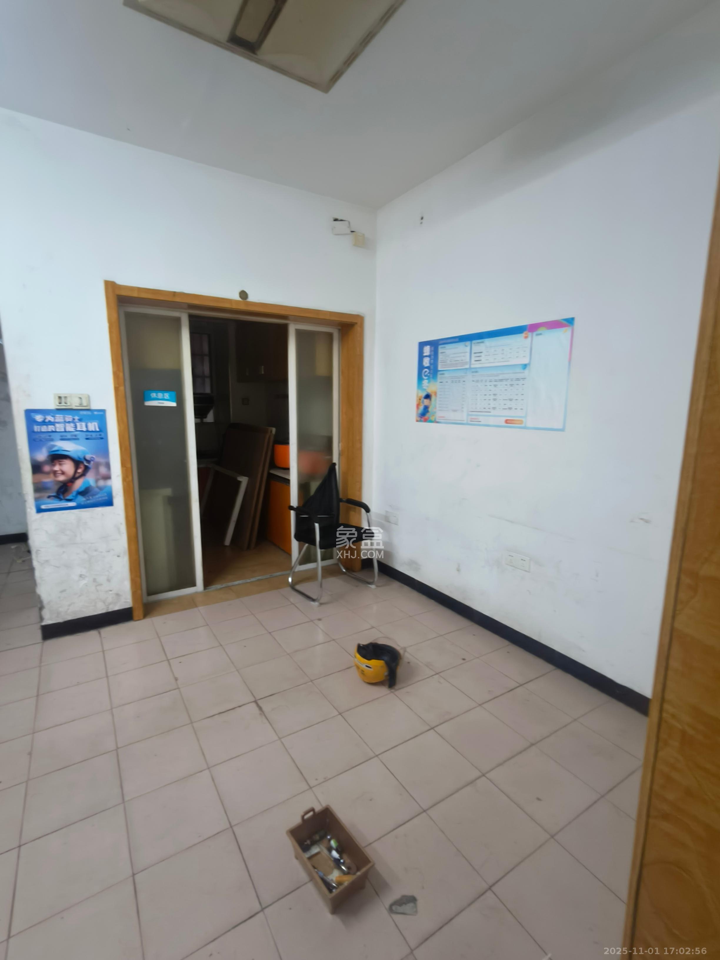 人民新村  3室1厅1卫    3600.0元/月室内图