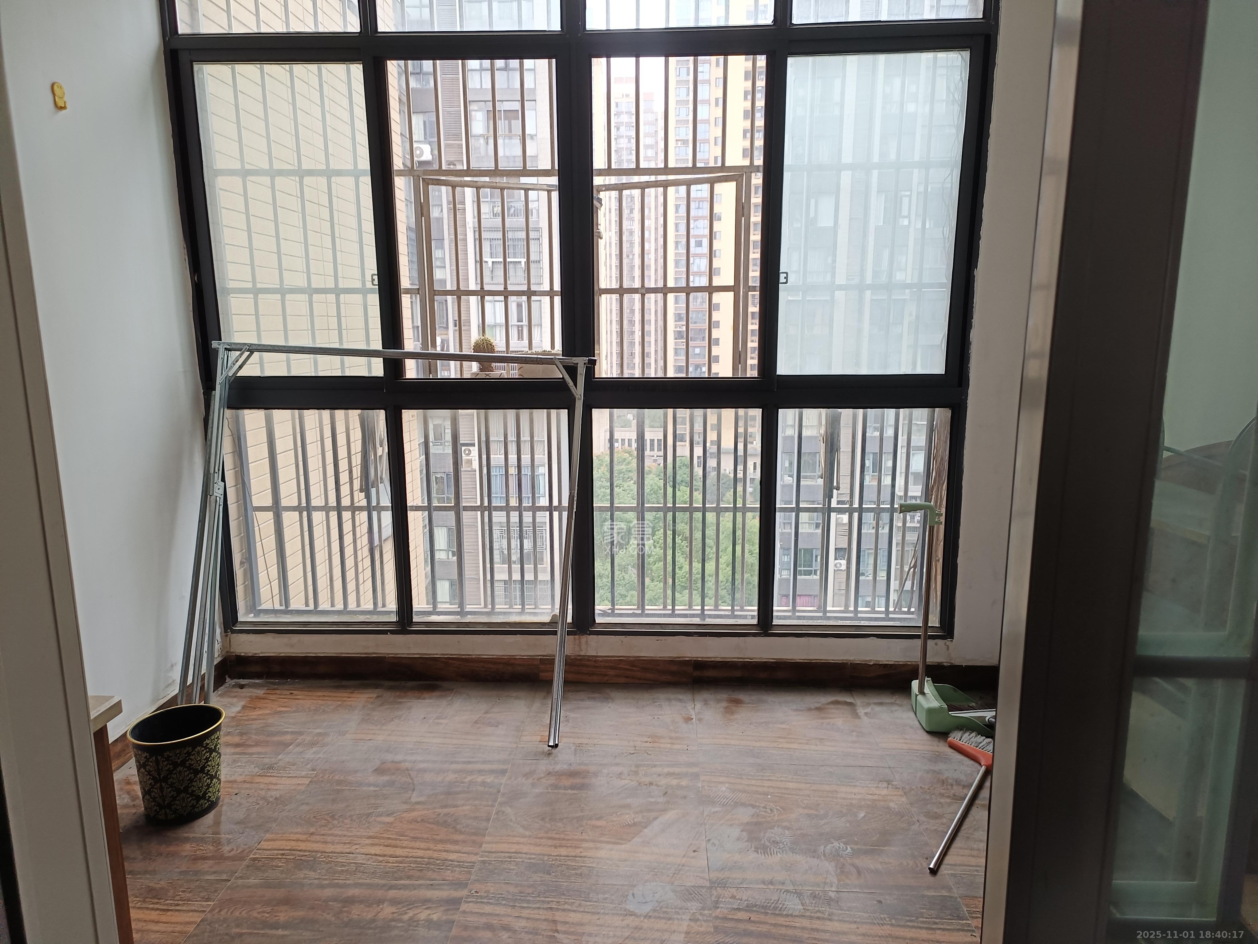 茂华国际湘  3室2厅2卫    2700.0元/月室内图