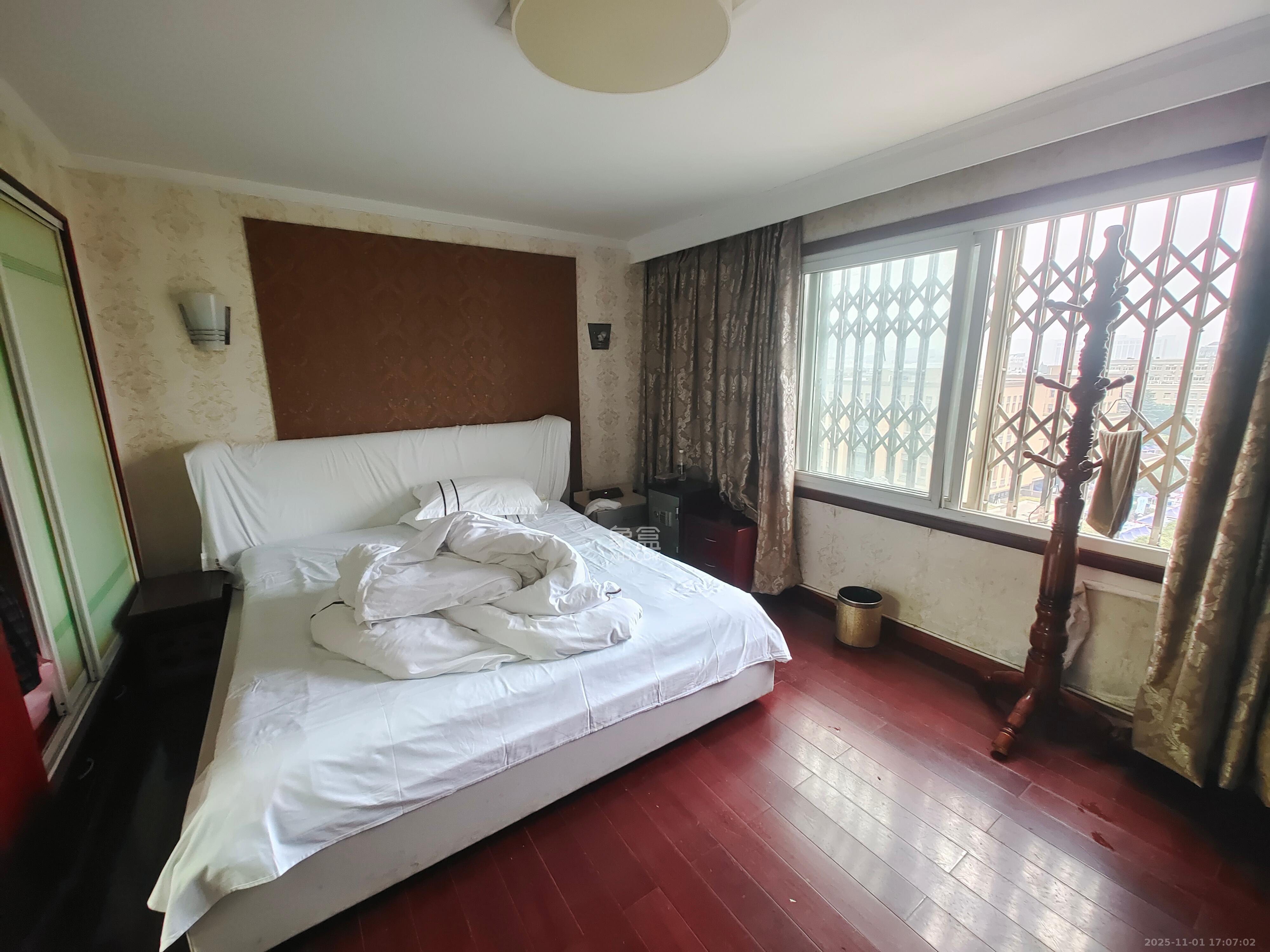 雄海花园  10室2厅10卫    5000.0元/月室内图