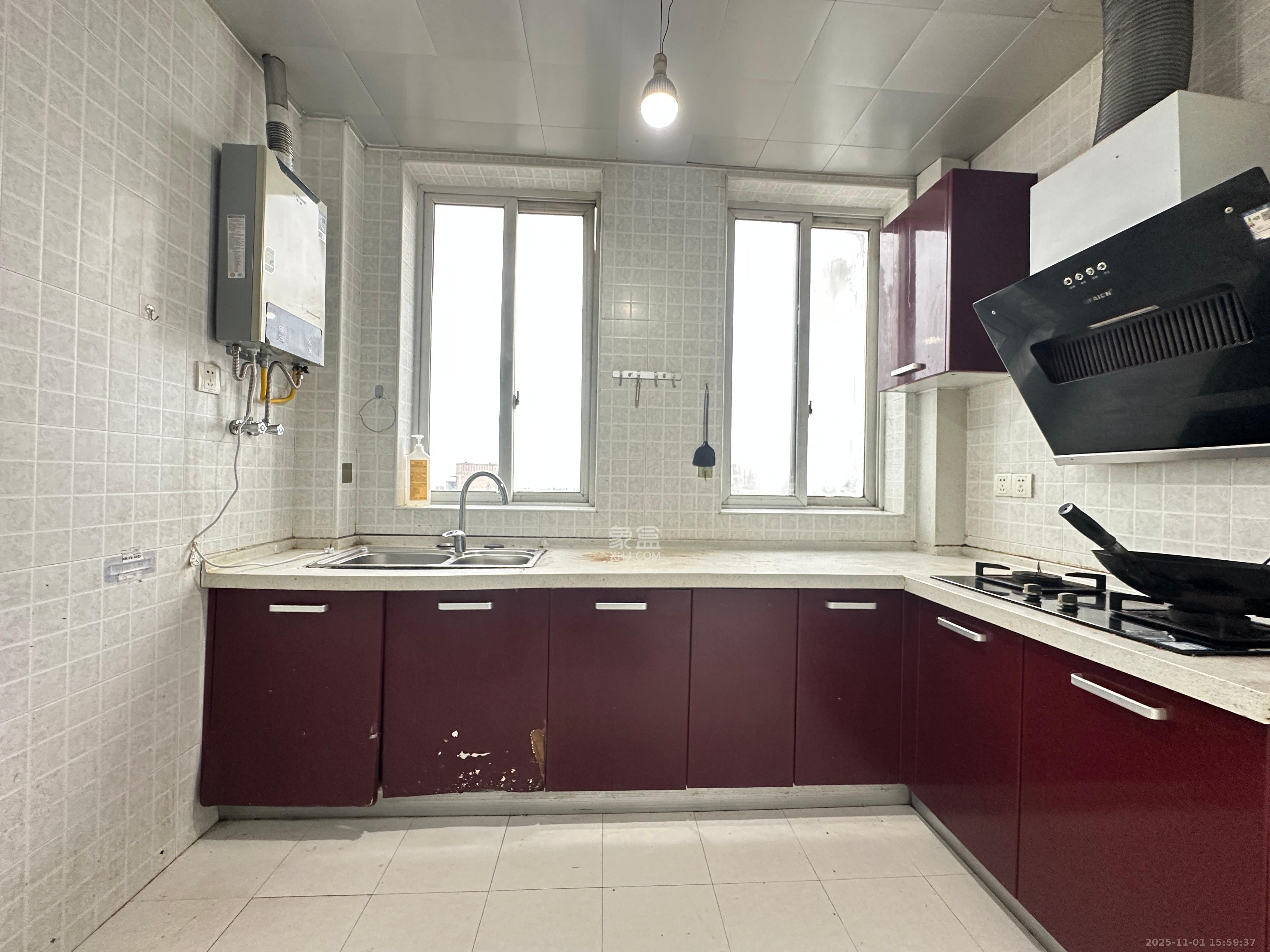 爱琴海岸  2室2厅1卫    1400.0元/月室内图