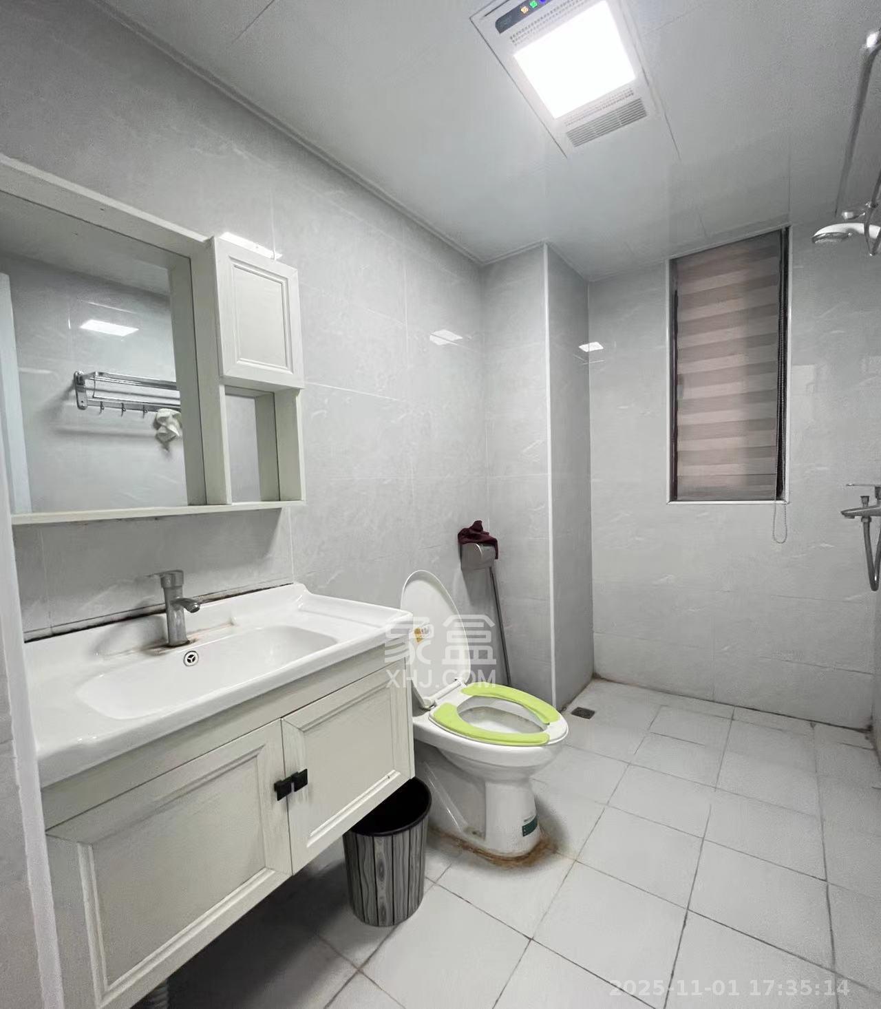 卓越浅水湾  3室2厅2卫    2500.0元/月 卓越浅水湾  3室2厅2卫    2500.0元/月室内图