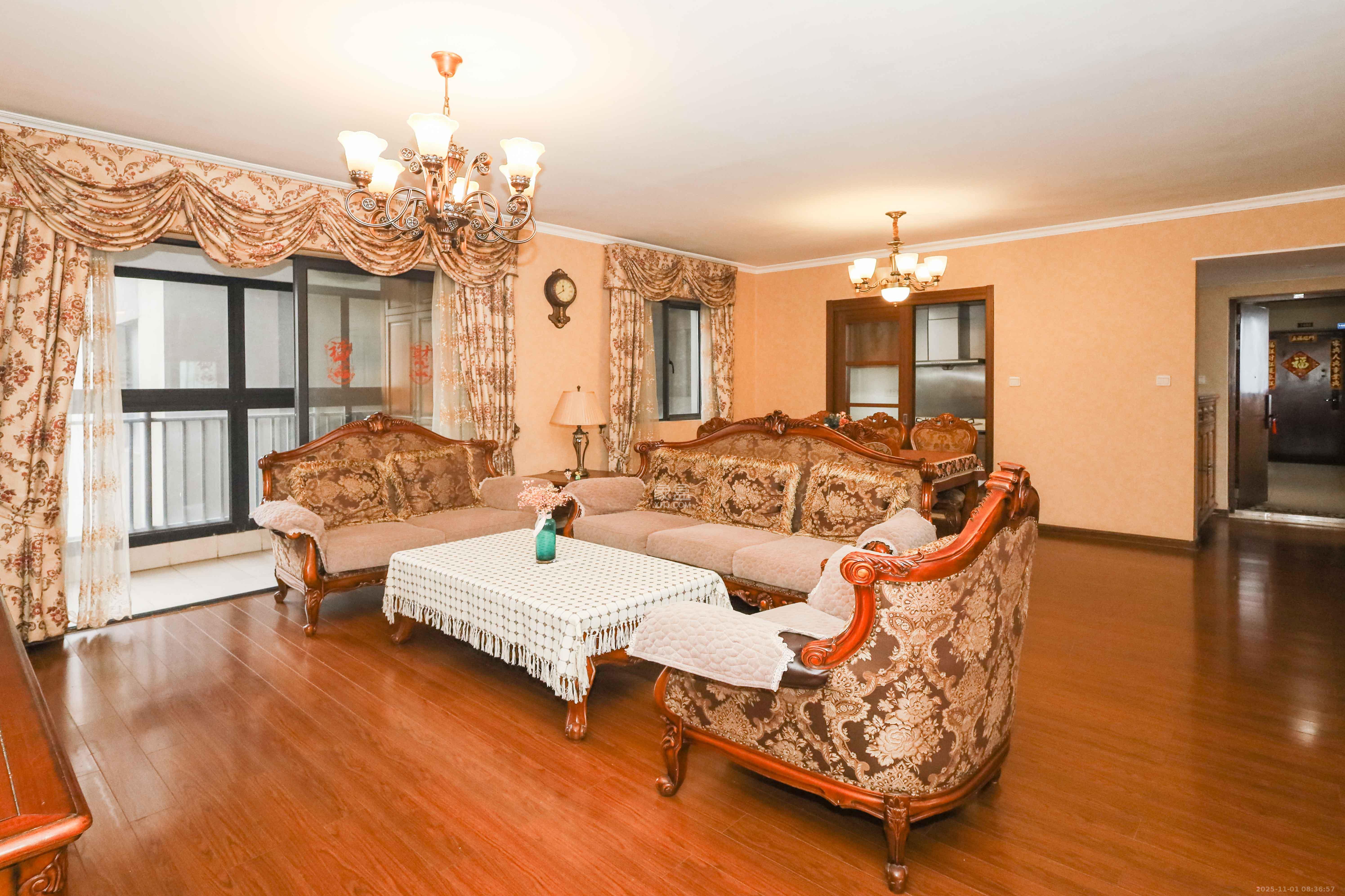 万科城市花园  3室2厅2卫    99.0万