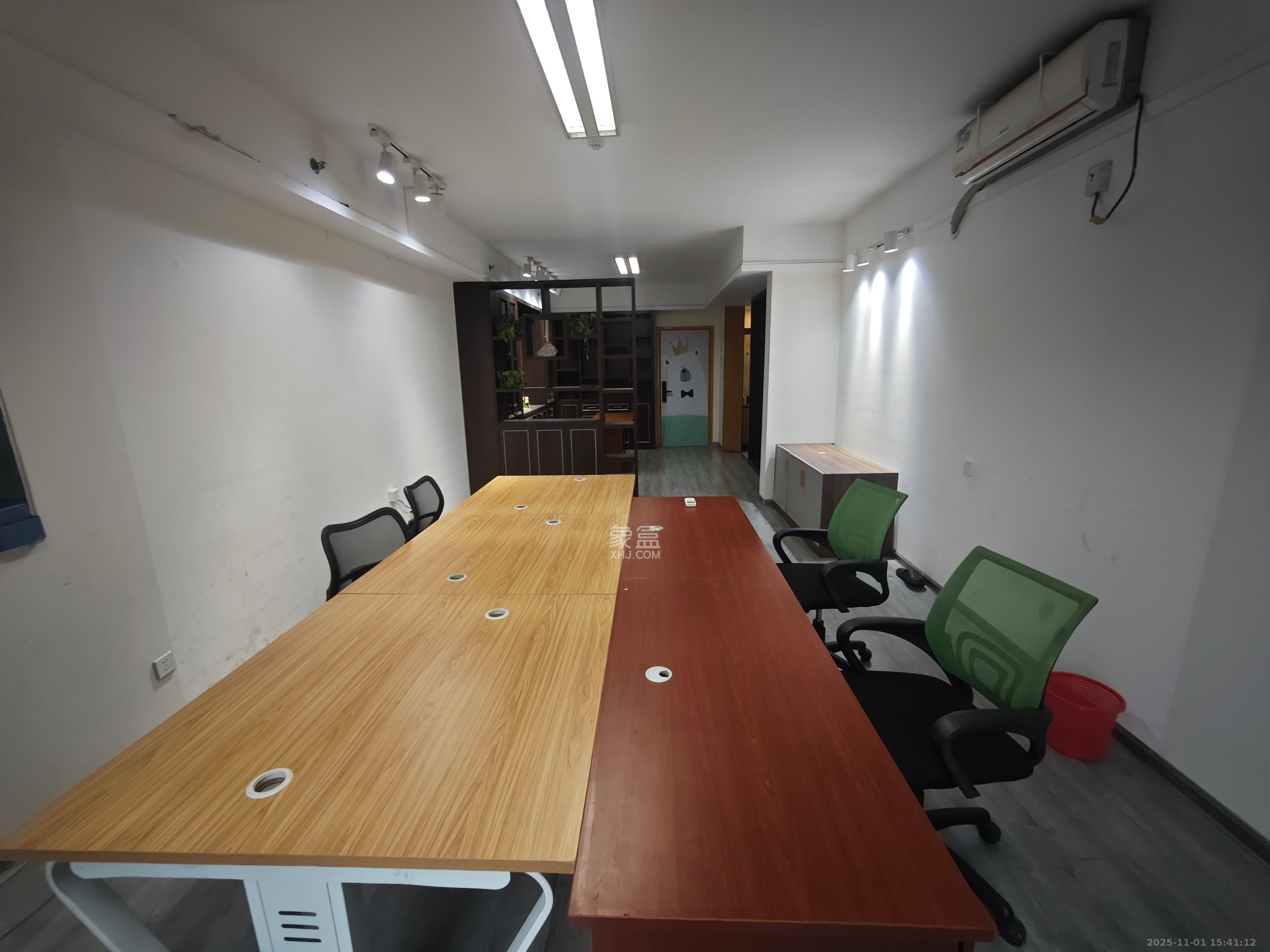 德思勤城市广场（宝格丽公寓）  1室1厅1卫    2200.0元/月室内图