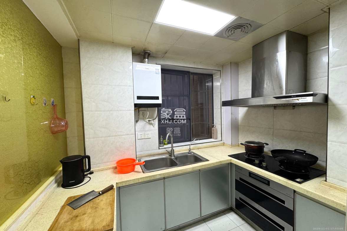 滨江君悦香邸 3室2厅2卫 2800.0元/月 滨江君悦香邸 3室2厅2卫 2800.0元/月室内图