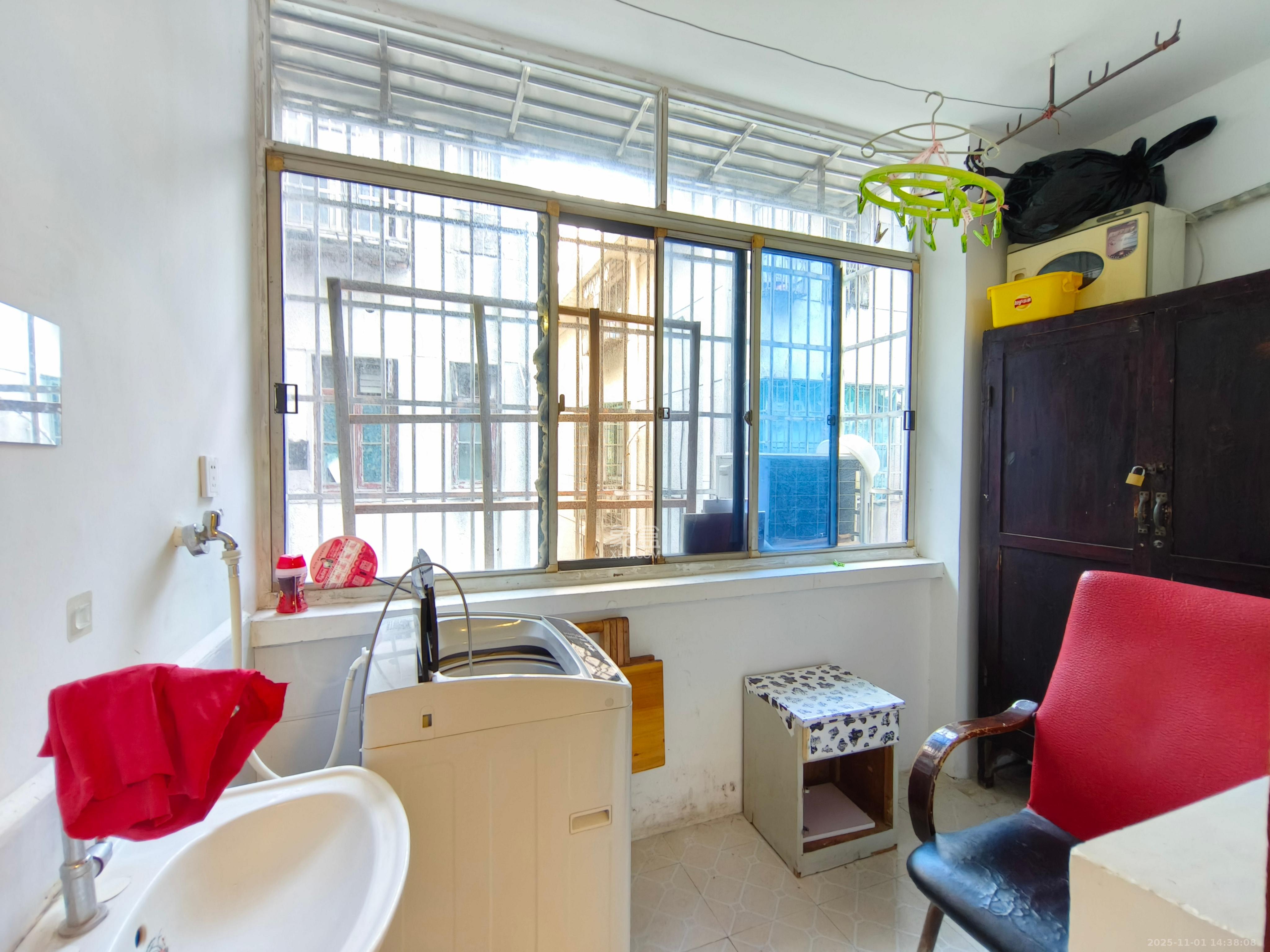 崇文里、崇圣里散盘 2室1厅1卫 1600.0元/月 崇文里、崇圣里散盘 2室1厅1卫 1600.0元/月室内图