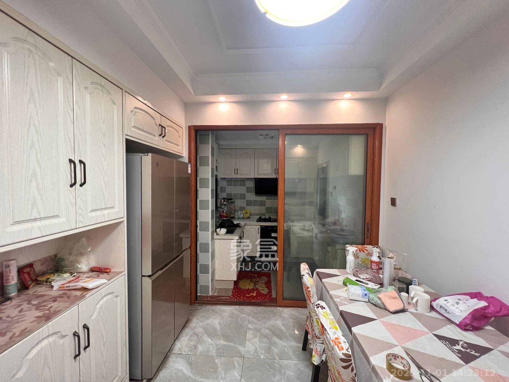 中南红领邦(红星嘉和苑) 1室2厅1卫 2300.0元/月 中南红领邦(红星嘉和苑) 1室2厅1卫 2300.0元/月室内图