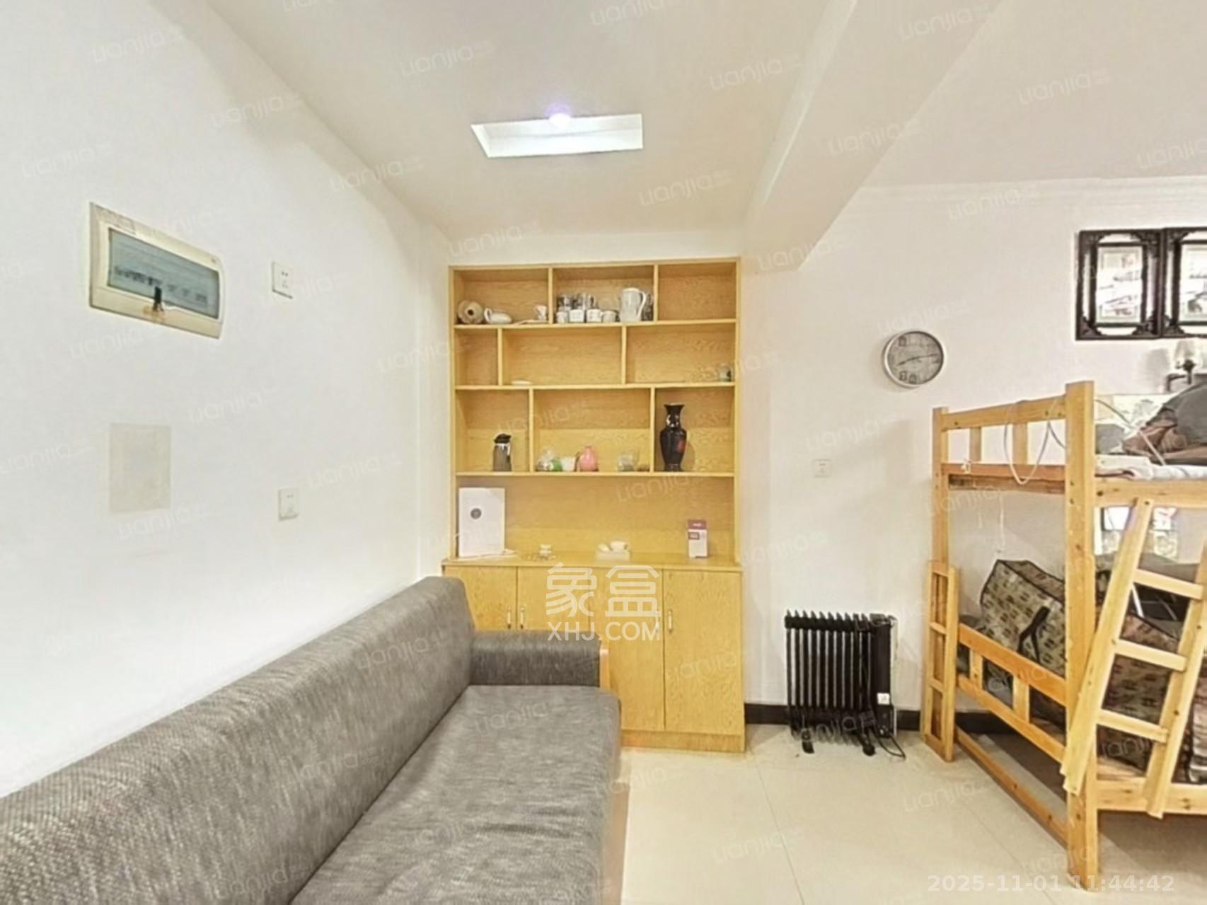 德润园  1室0厅0卫    2000.0元/月室内图