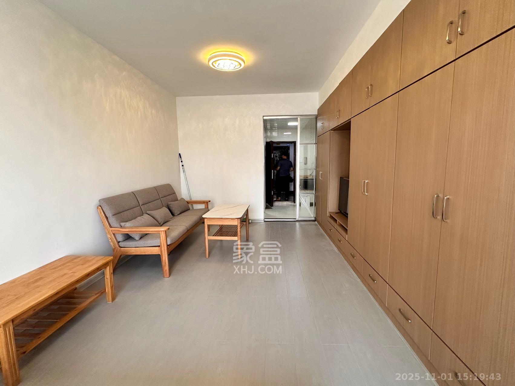 湘江银座 1室1厅1卫 2000.0元/月 湘江银座 1室1厅1卫 2000.0元/月室内图