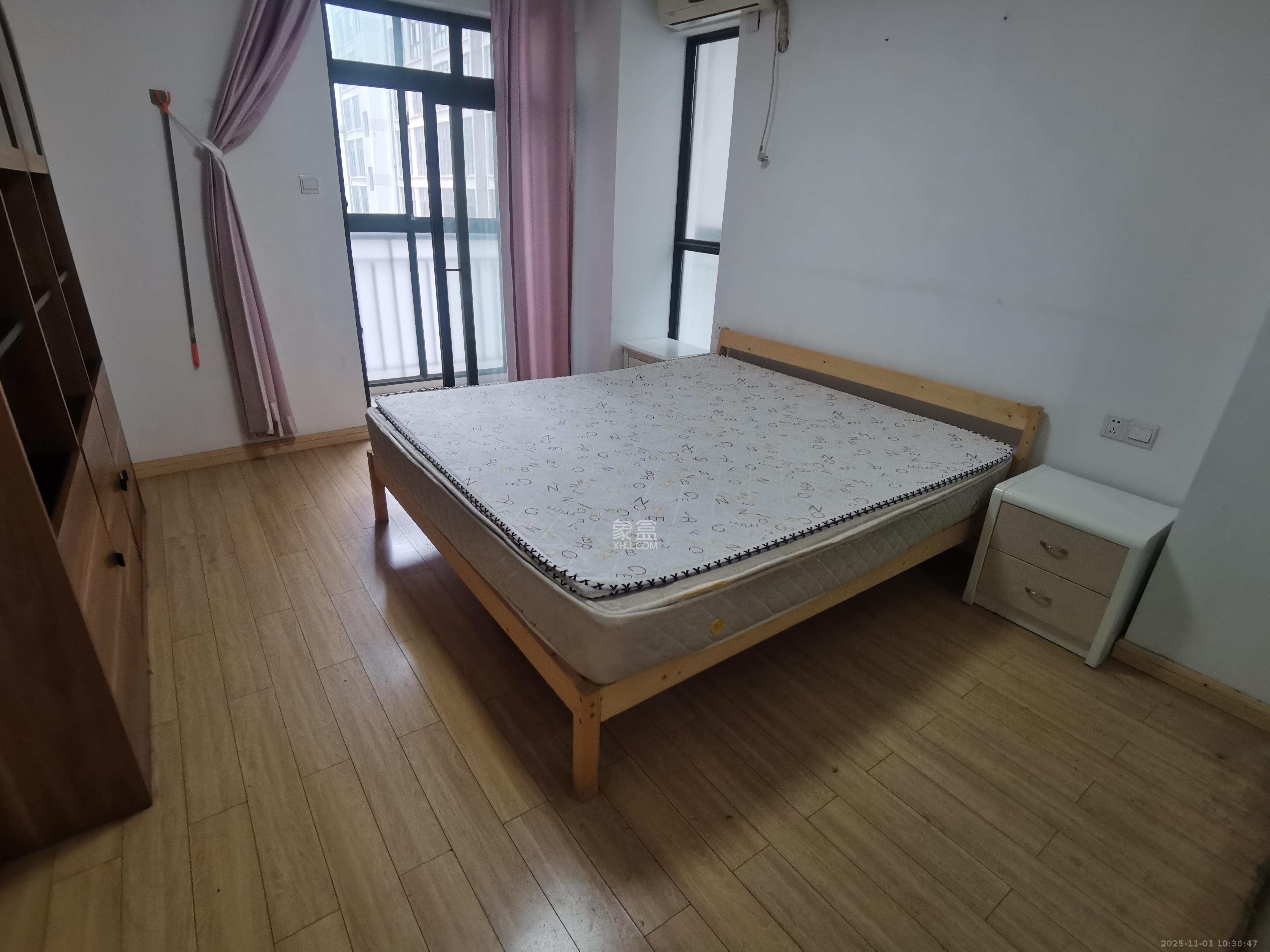 浏阳河畔家园  3室2厅2卫    2500.0元/月室内图