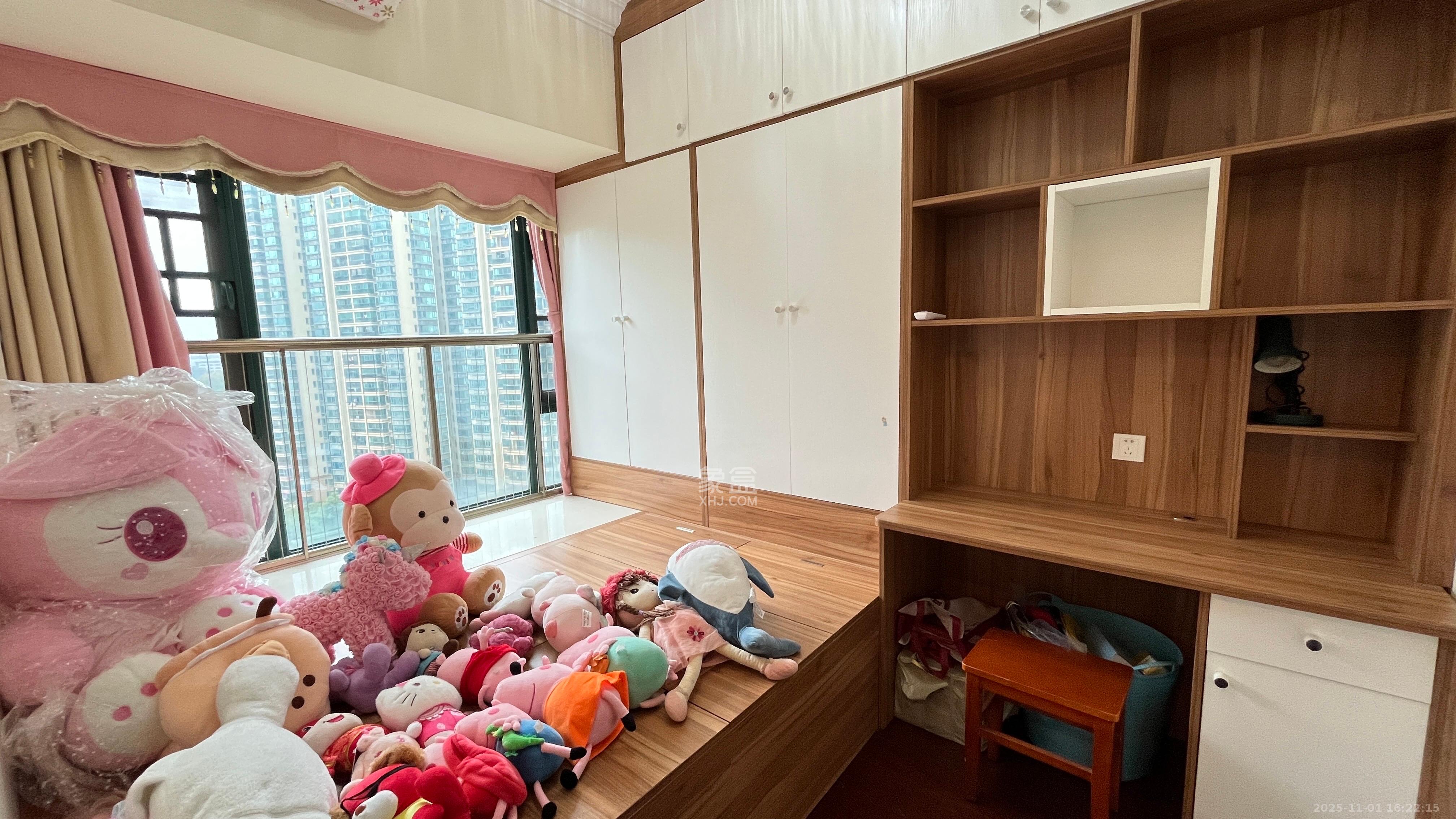 恒大雅苑  3室2厅1卫    2500.0元/月 恒大雅苑  3室2厅1卫    2500.0元/月室内图