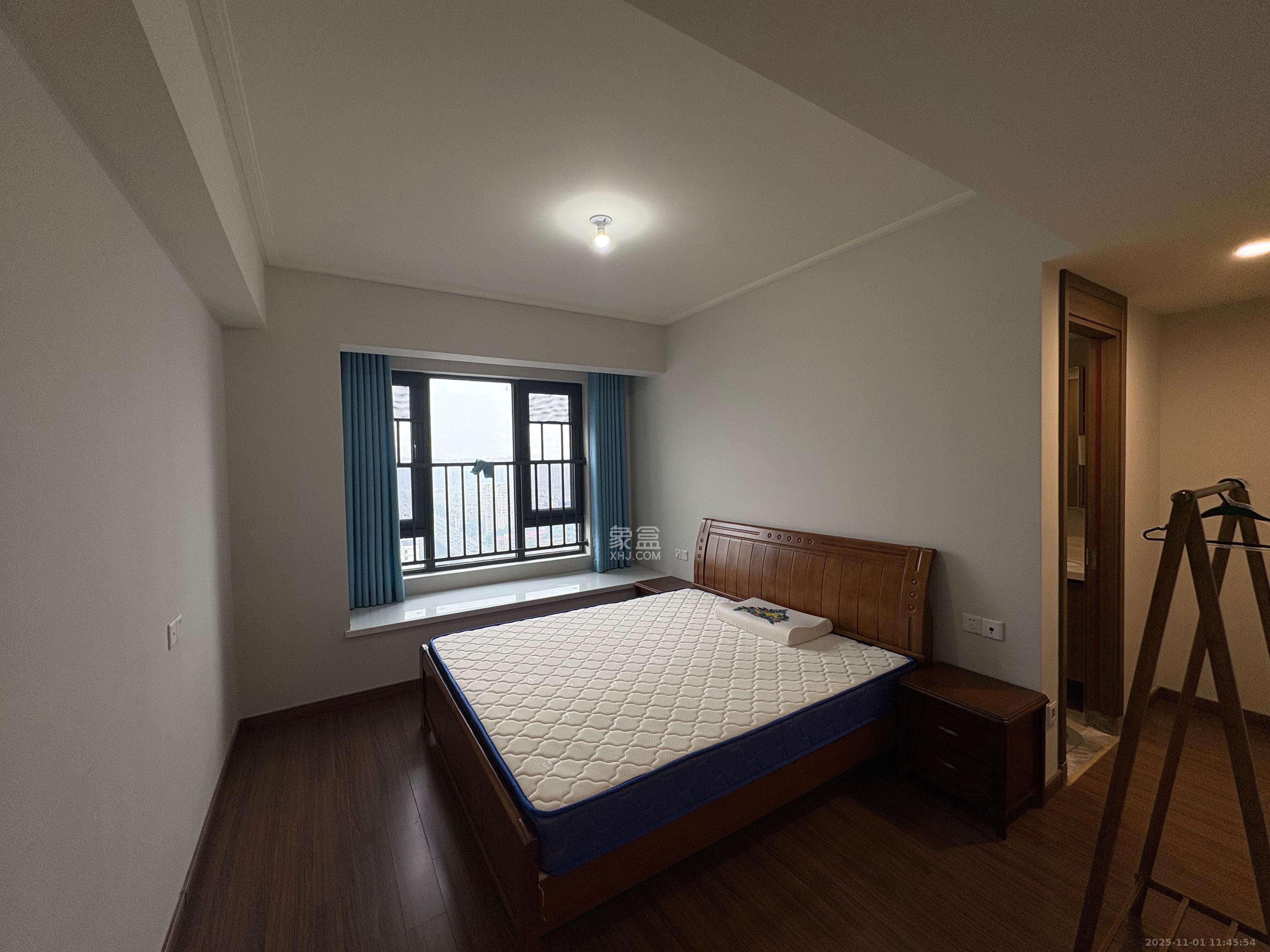 保利中环广场(保利中悦苑) 4室2厅2卫 4000.0元/月 保利中环广场(保利中悦苑) 4室2厅2卫 4000.0元/月室内图