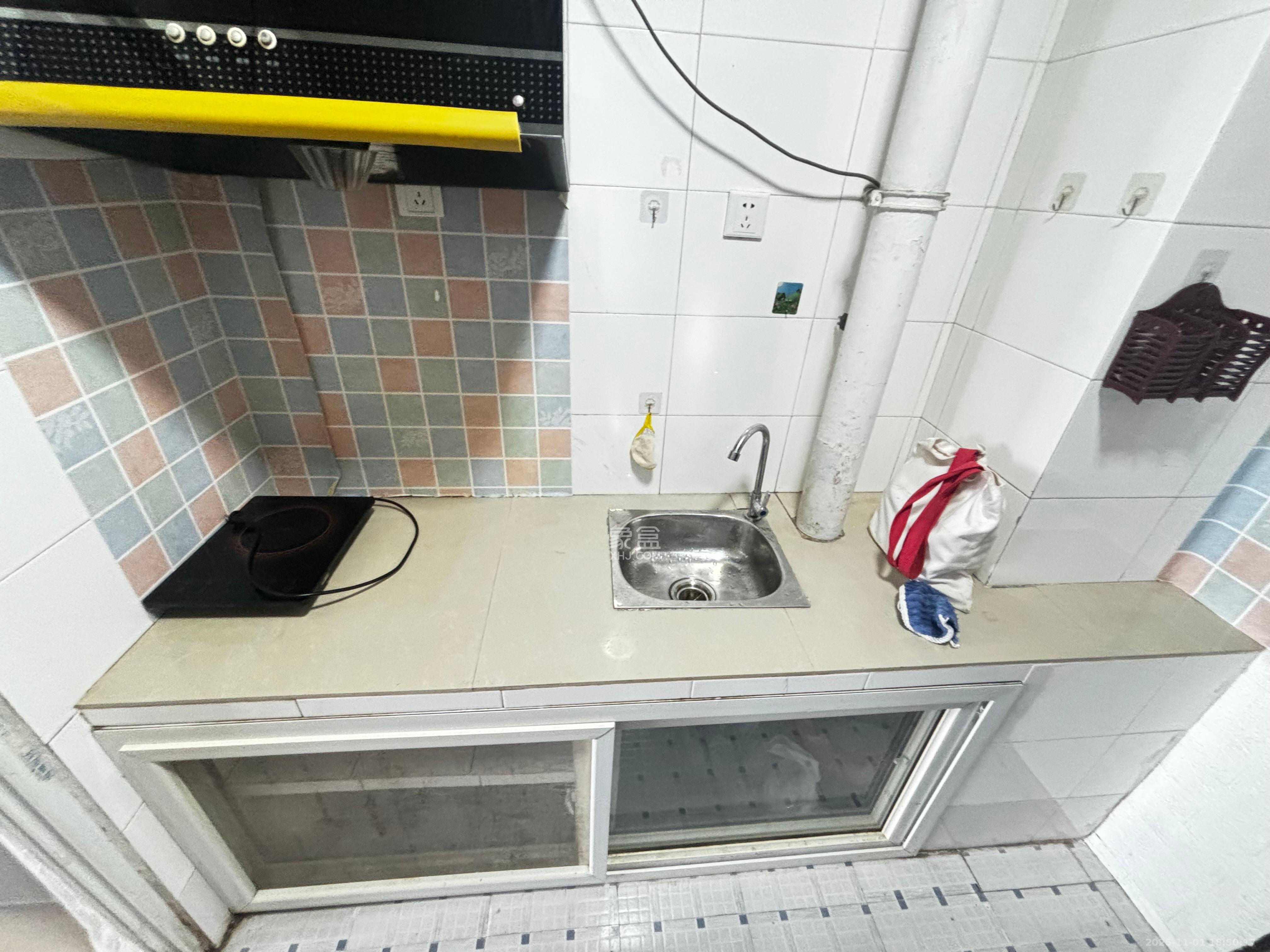 湘聚大厦 1室0厅0卫 1400.0元/月 湘聚大厦 1室0厅0卫 1400.0元/月室内图