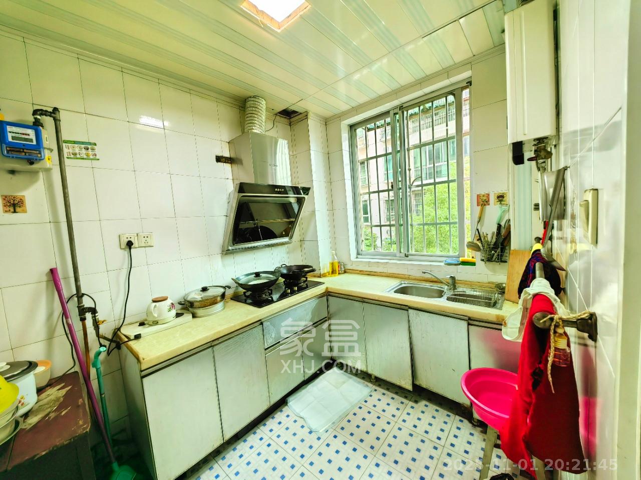 中南汽车世界  2室2厅1卫    1200.0元/月室内图