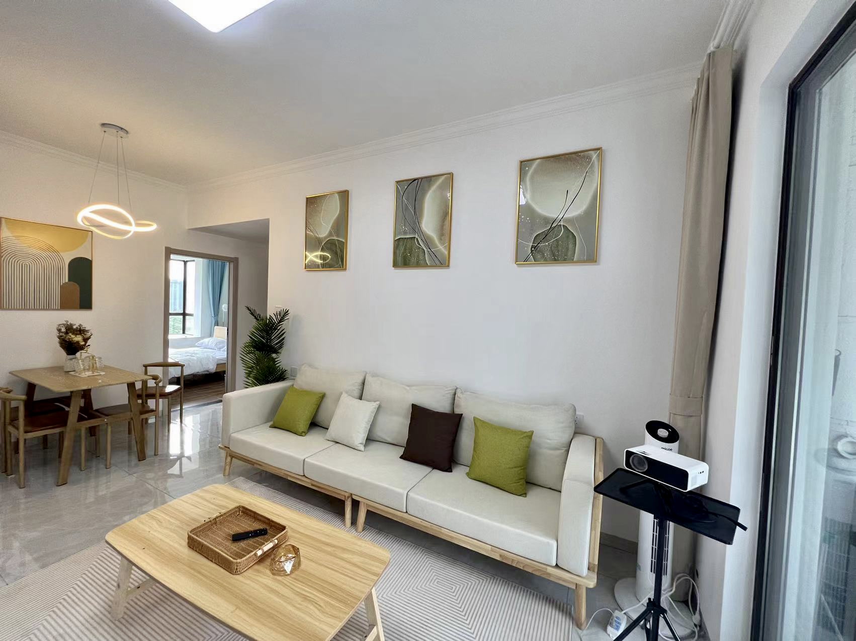 世茂璀璨时代  2室2厅1卫    1800.0元/月