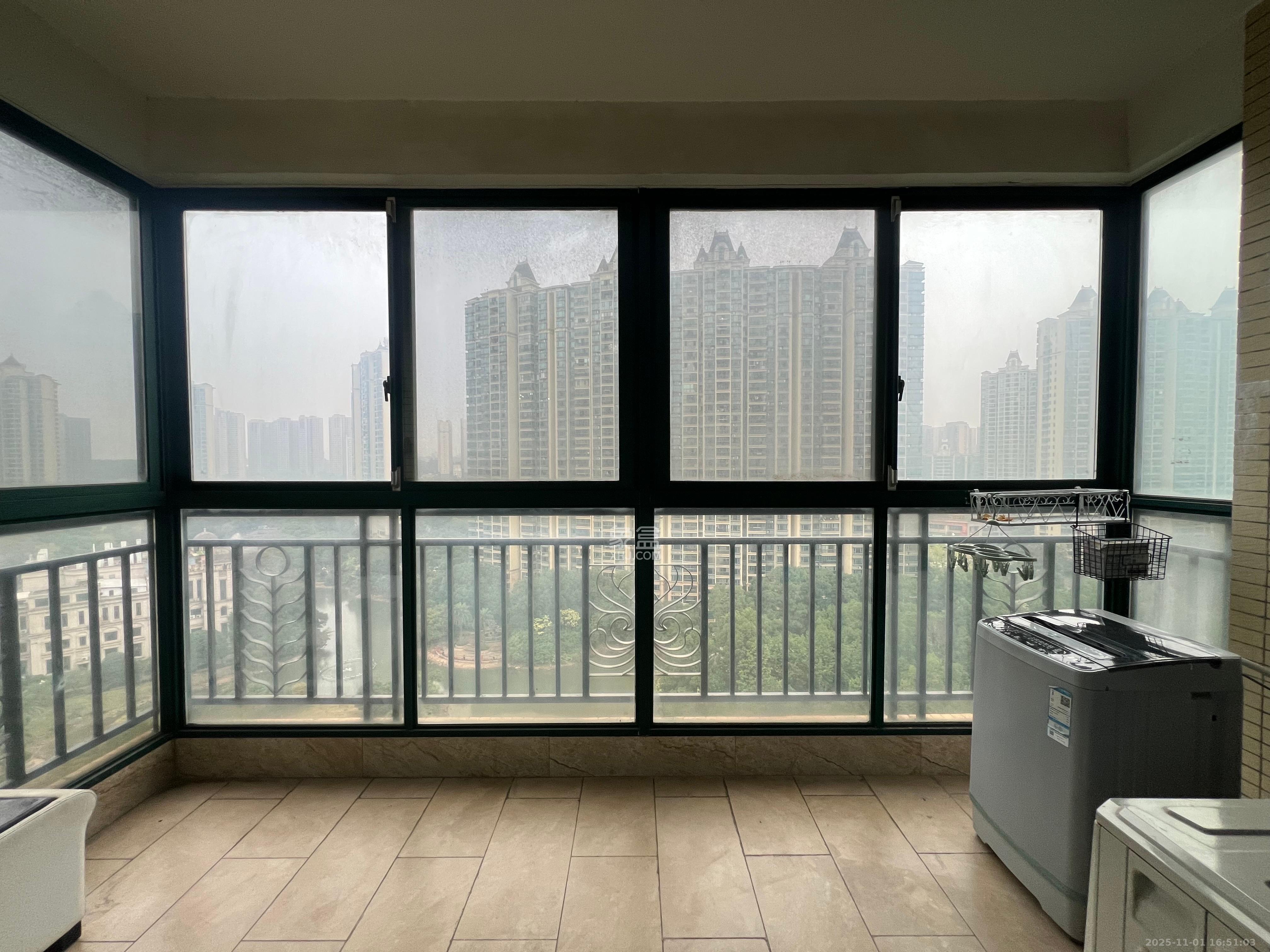 恒大雅苑  3室2厅2卫    2400.0元/月室内图