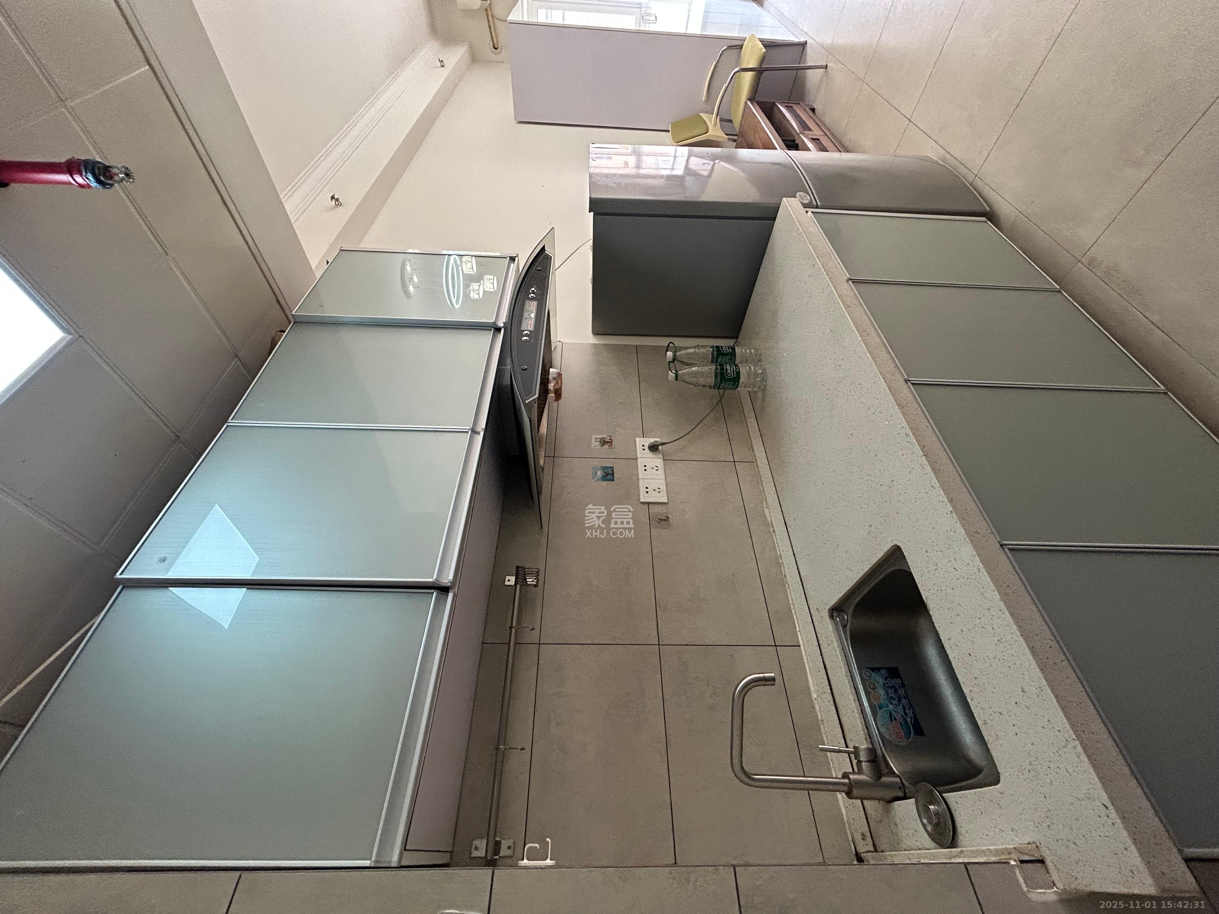 星城荣域  1室1厅1卫    1300.0元/月室内图