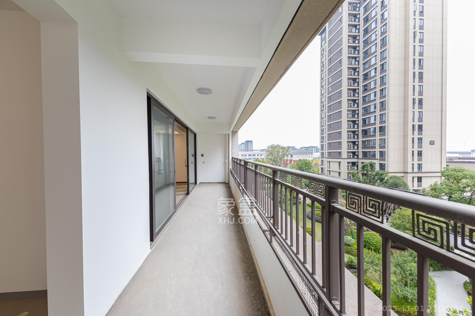 时代建发和著  5室2厅3卫    310.0万 时代建发和著  5室2厅3卫    310.0万阳台