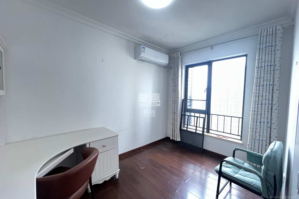 万科白鹭郡 3室2厅1卫 2600.0元/月 万科白鹭郡 3室2厅1卫 2600.0元/月室内图