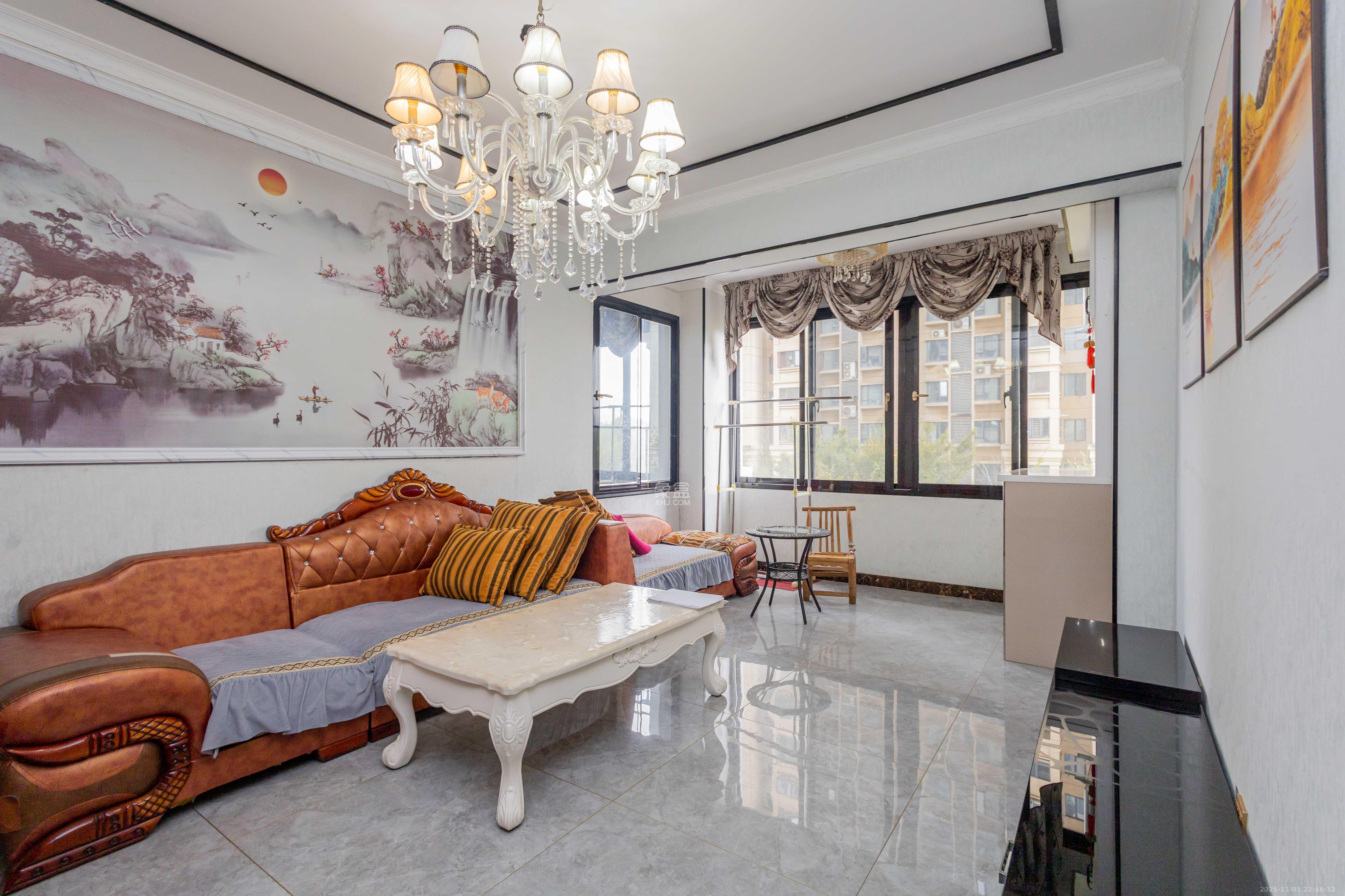 爵世名邸东湖（东湖壹号企业总部基地）  3室2厅1卫    78.0万客厅