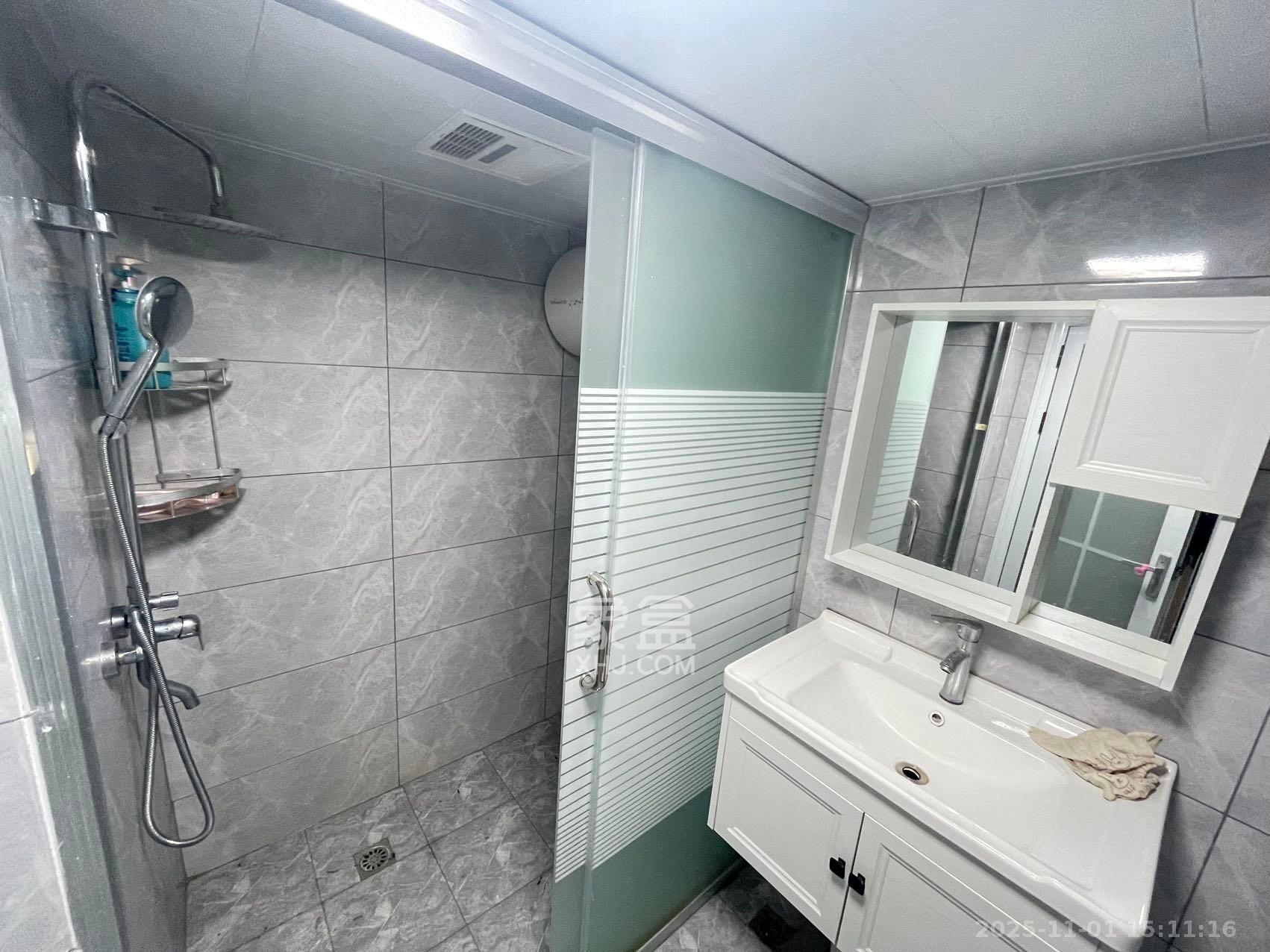 藏珑湖上公馆 2室1厅1卫 2600.0元/月 藏珑湖上公馆 2室1厅1卫 2600.0元/月室内图