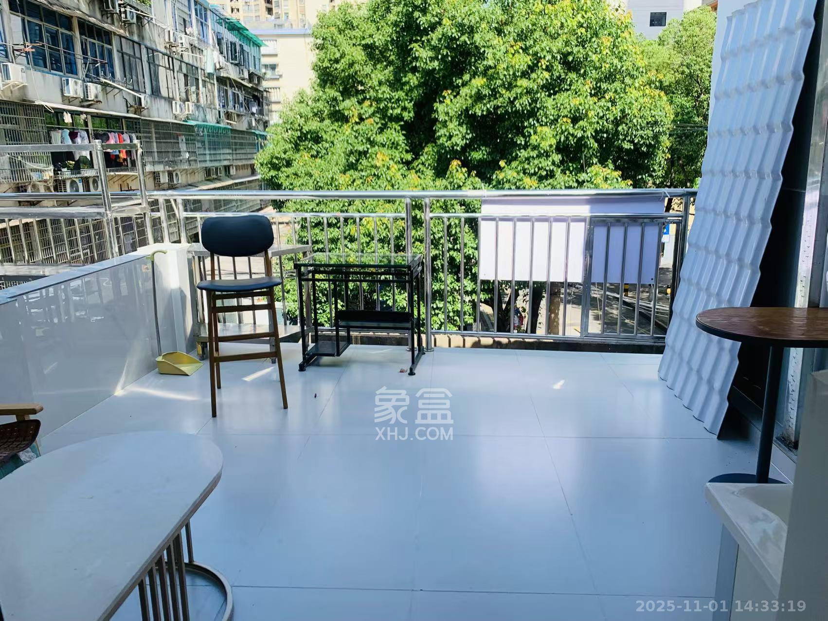 教育街、又一村巷散盘  1室1厅1卫    1600.0元/月室内图