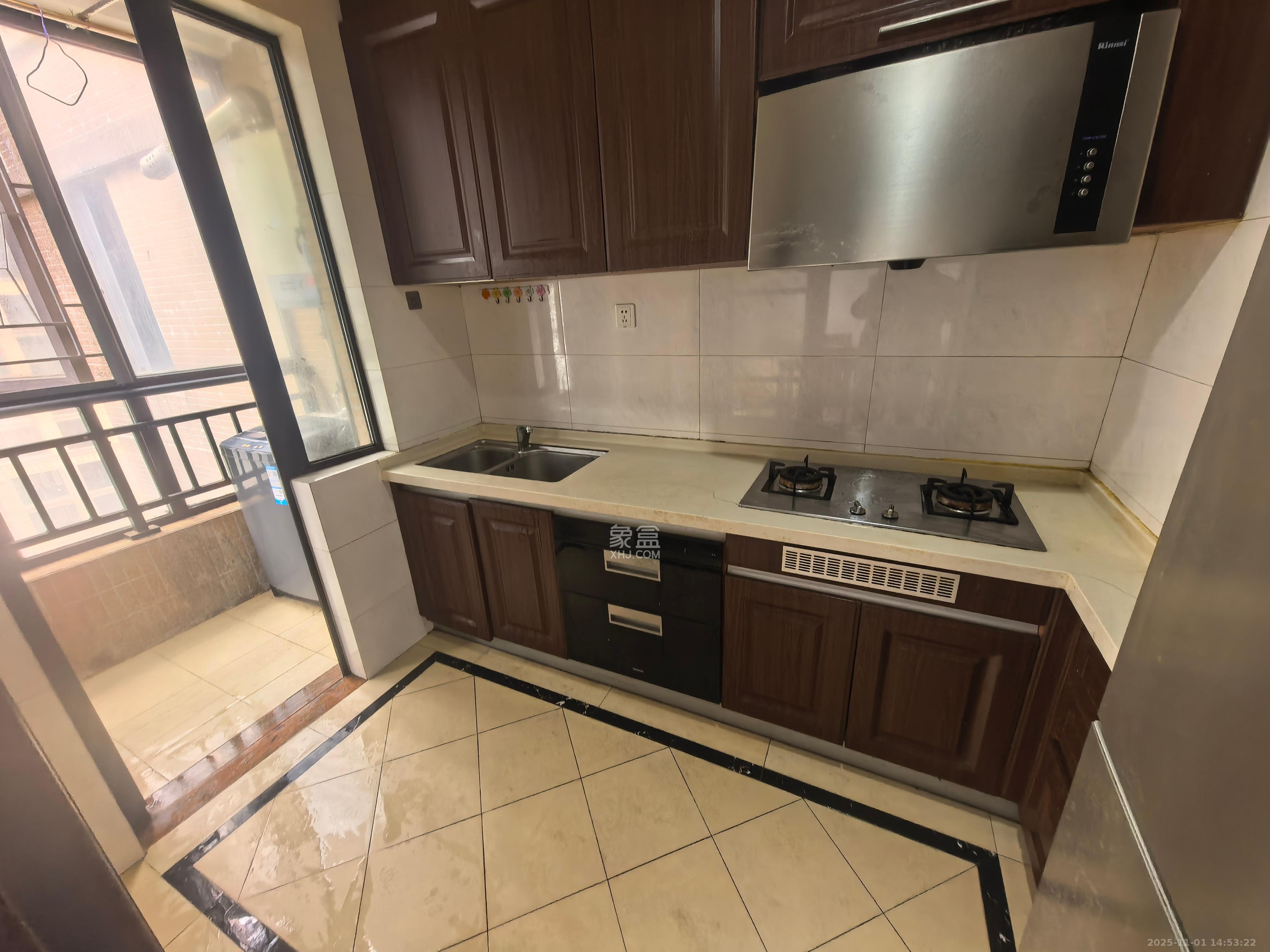 中海国际一期  3室2厅2卫    2300.0元/月室内图