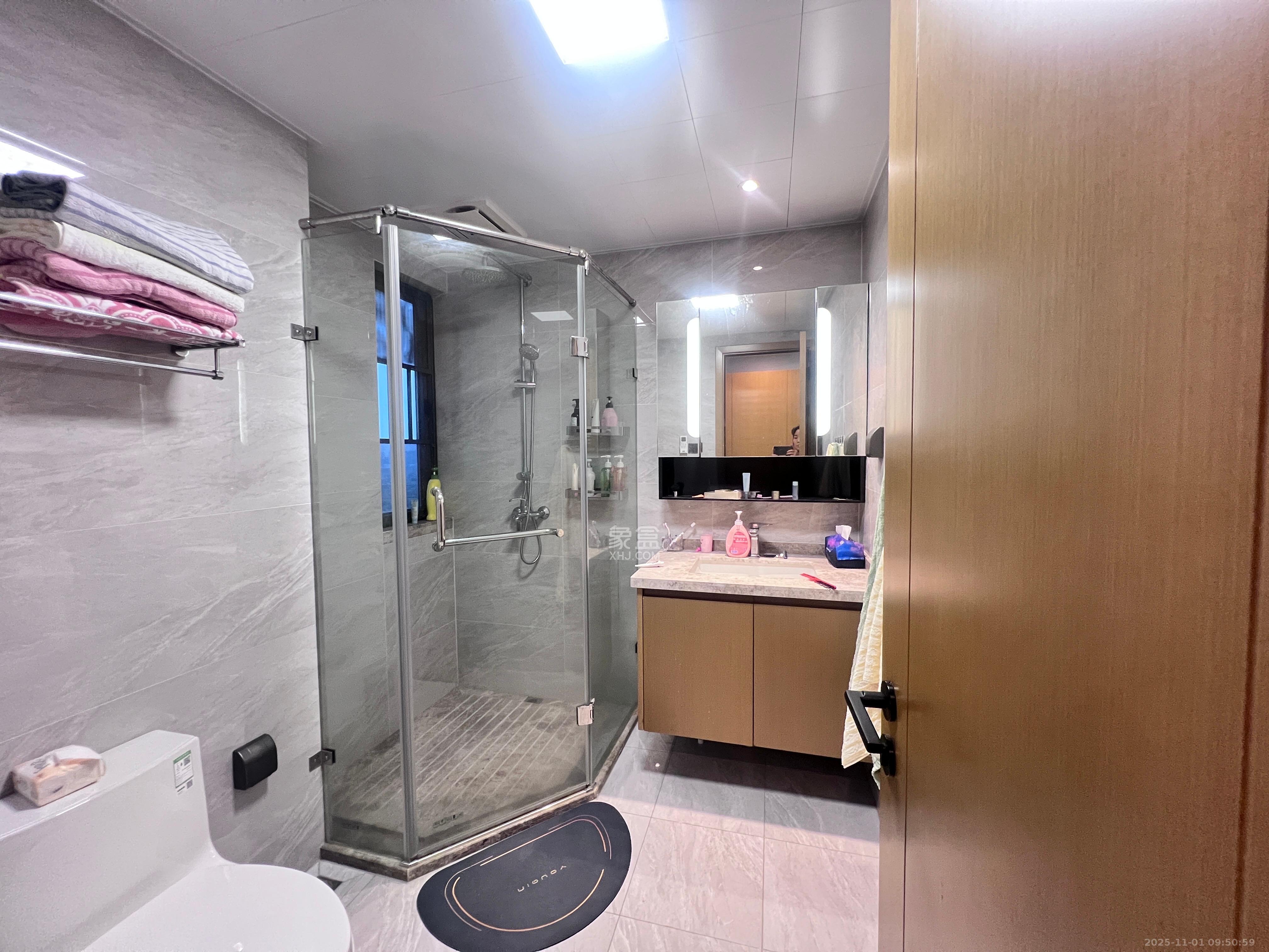 长房雍景湾  4室2厅2卫    3900.0元/月室内图